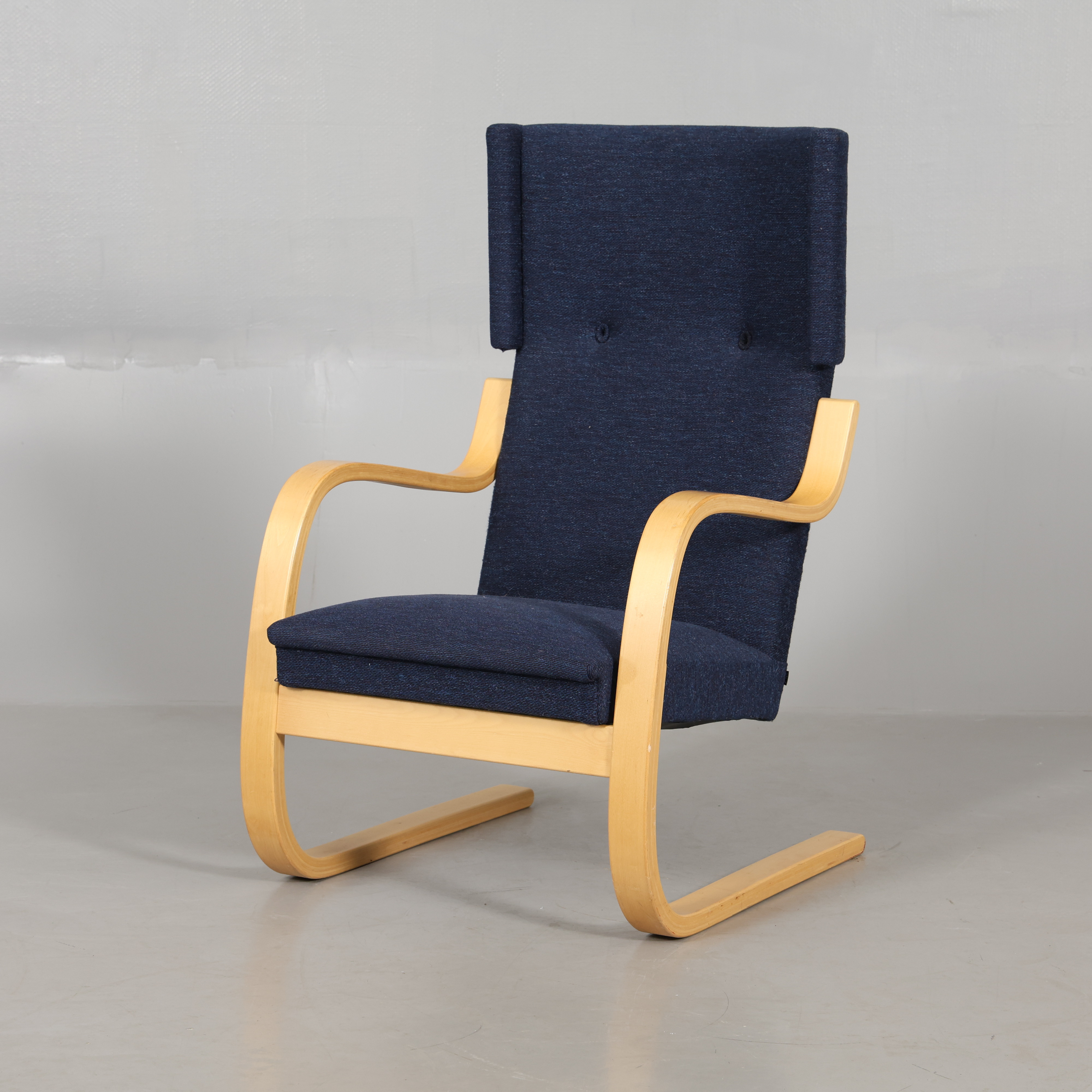 ALVAR AALTO. FÅTÖLJ, modell 401, Artek, Finland, 1900-talets andra hälft.