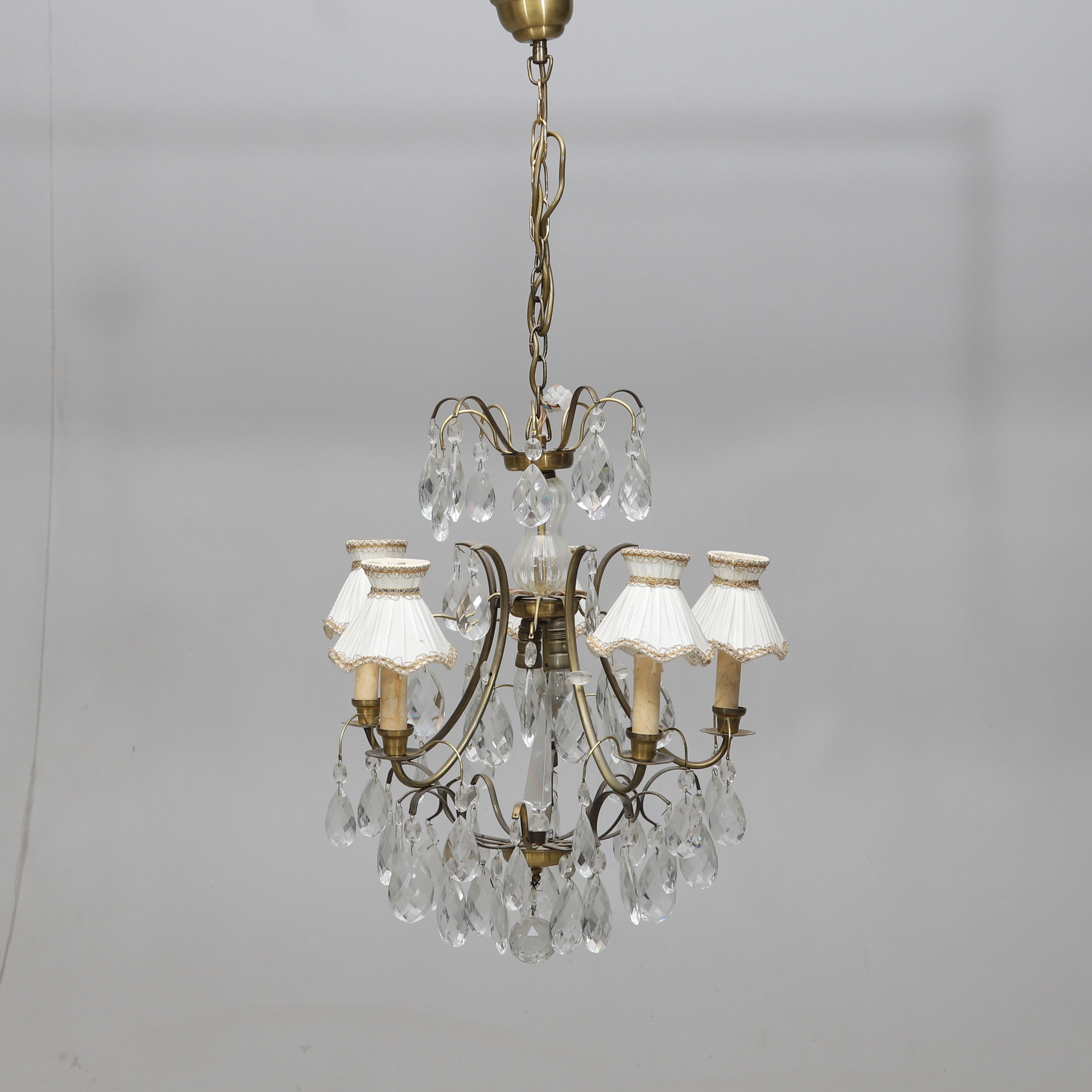 LJUSKRONA, mässing och glas, rokokostil, 1900-tal.