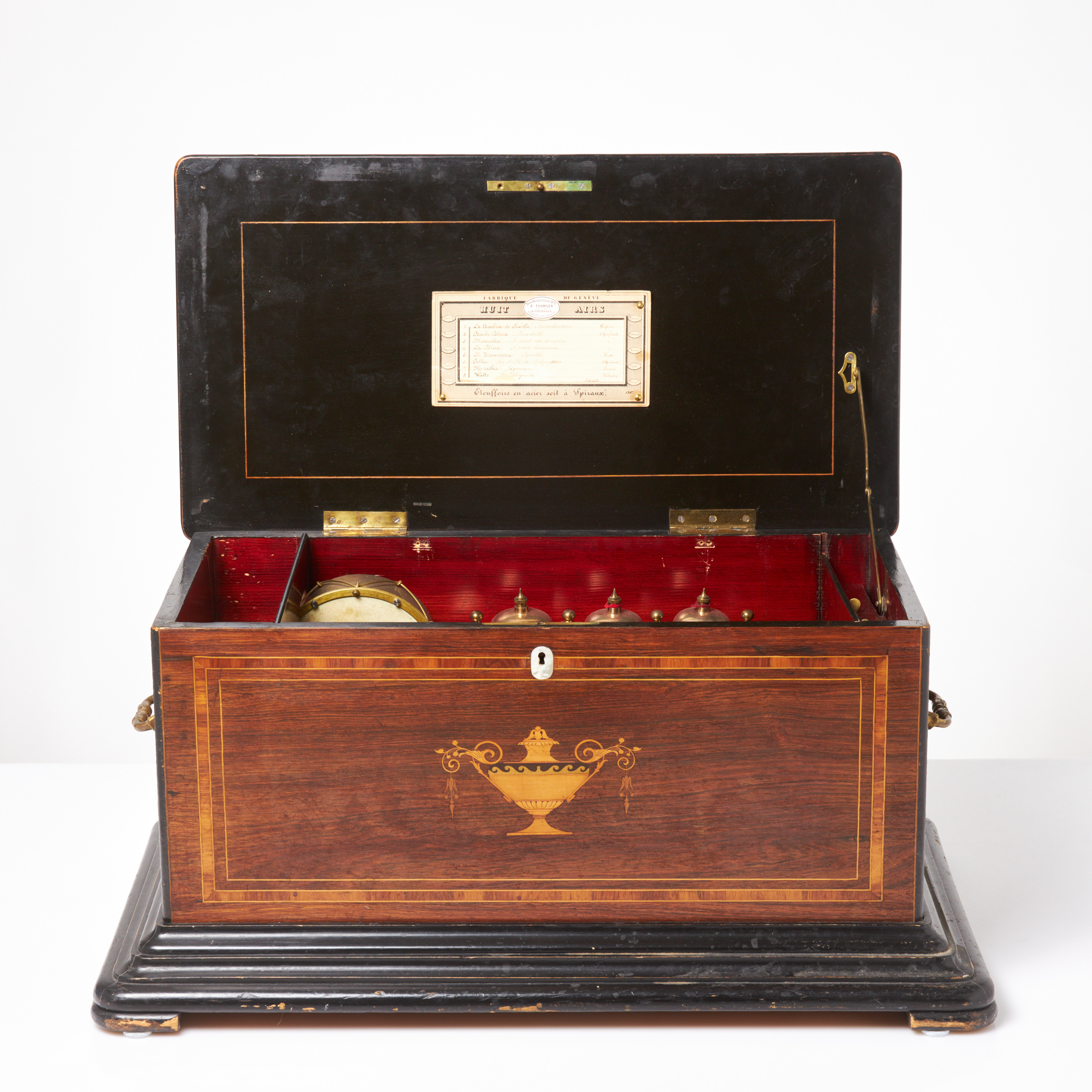 SPELDOSA. Fabrique de Genevé, 1800-talets slut, intarsia, cylinder, trumma.