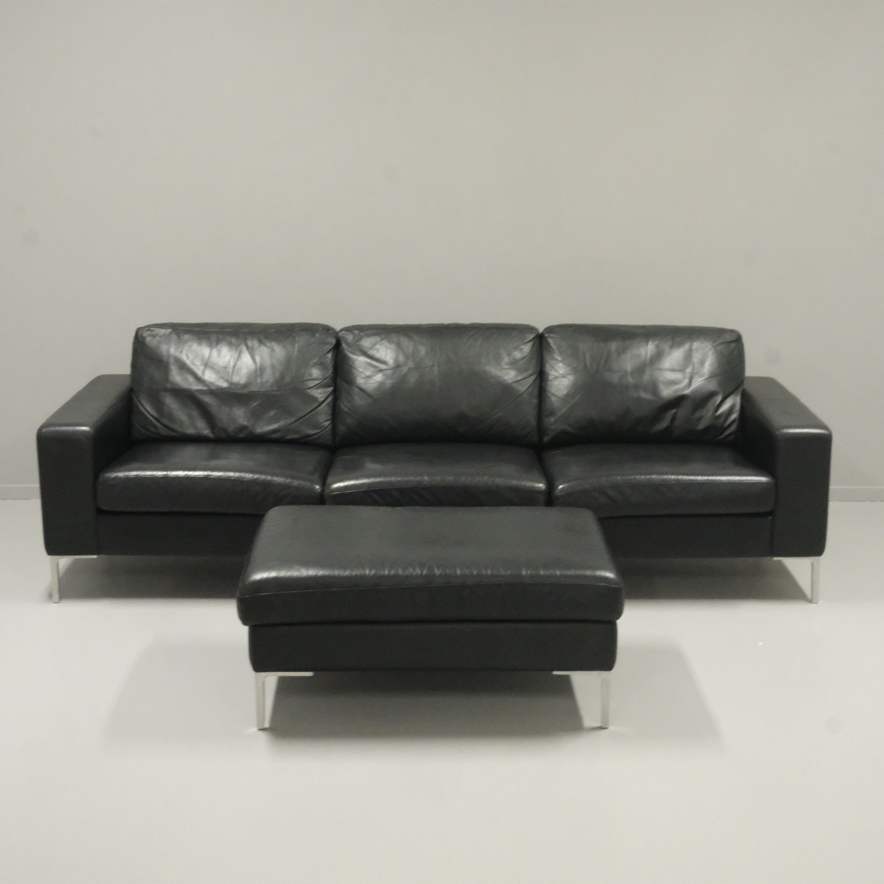 SOFFA, 3 SITS SAMT PALL, SVART SKINN, IRE MÖBEL.