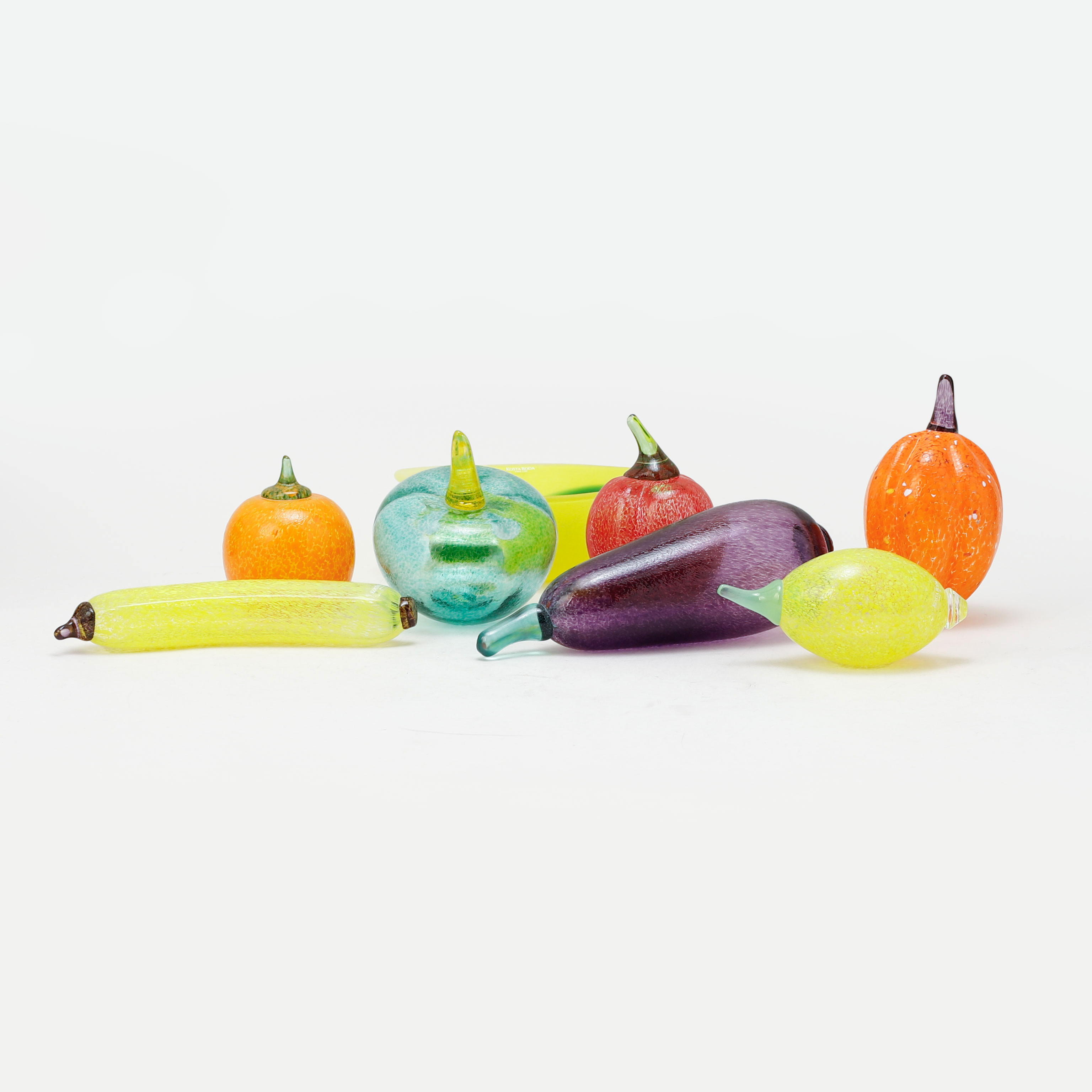 GUNNEL SAHLIN. Skål samt bordsdekorationer, 7 st ur serien "Frutteria", glas, Kosta Boda.