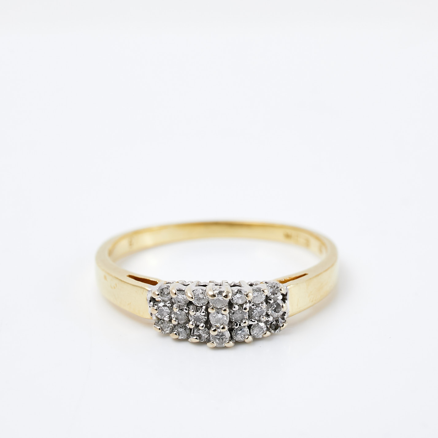 Ring, 18 k guld, 21 briljantslipade diamanter, totalt ca 0,25 ct, GFAB, svenska kontrollstämplar.