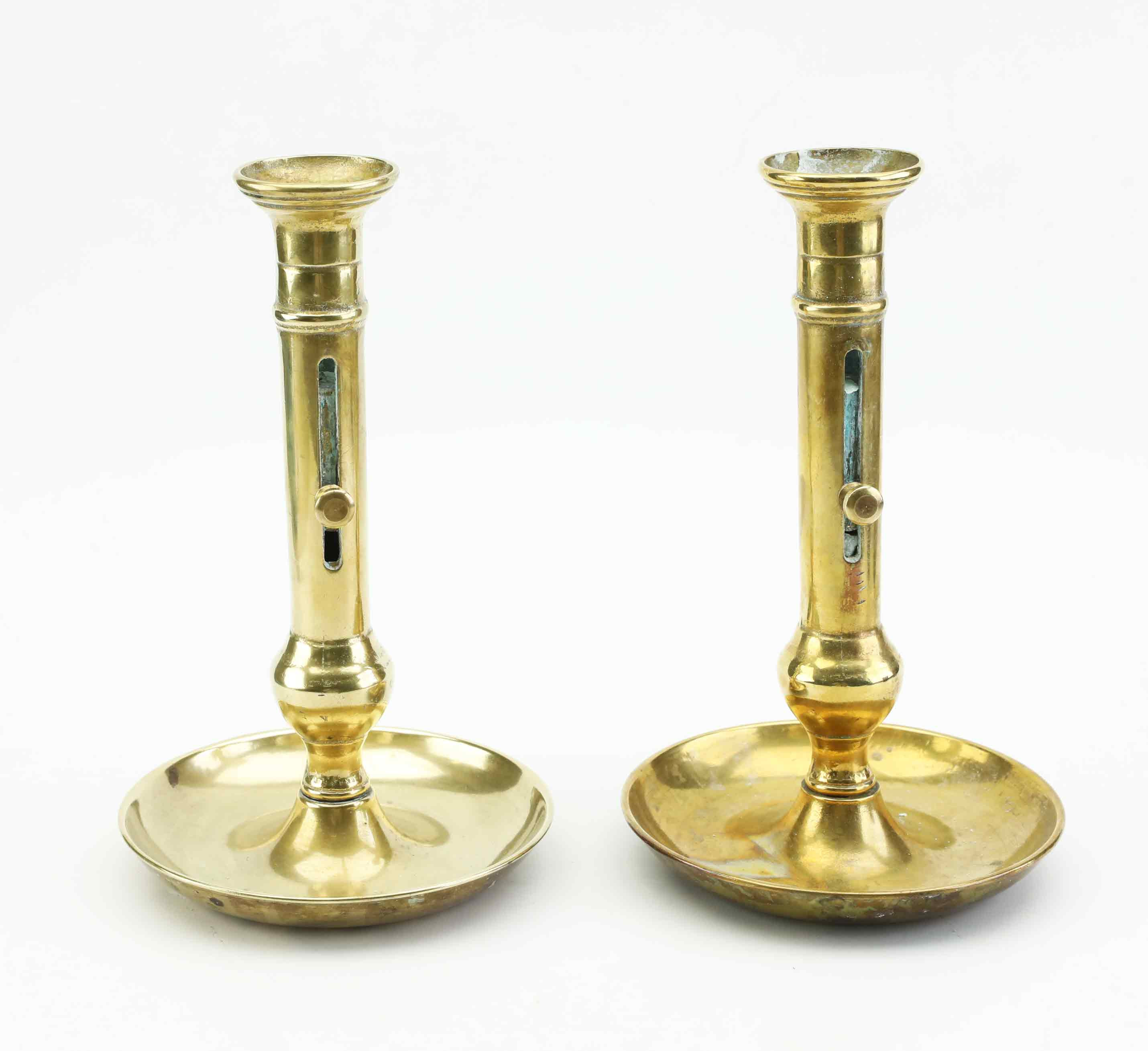 NATTLJUSSTAKAR, ett par, mässing, 1800-tal.