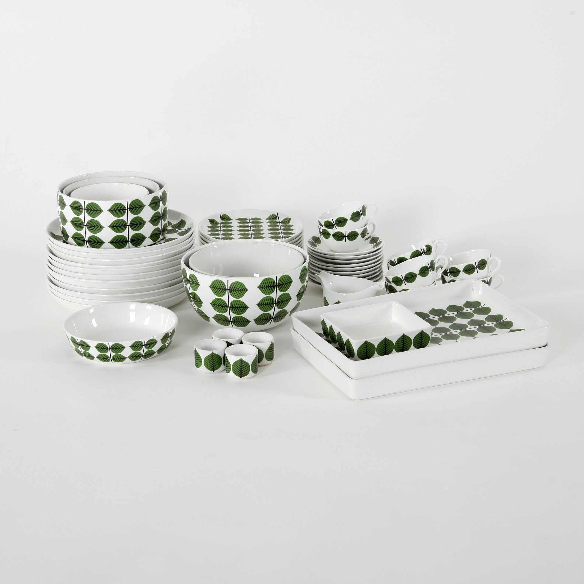 STIG LINDBERG. 1916-1982. Mat- och kaffeservis "Berså", 62 delar, Gustavsberg.