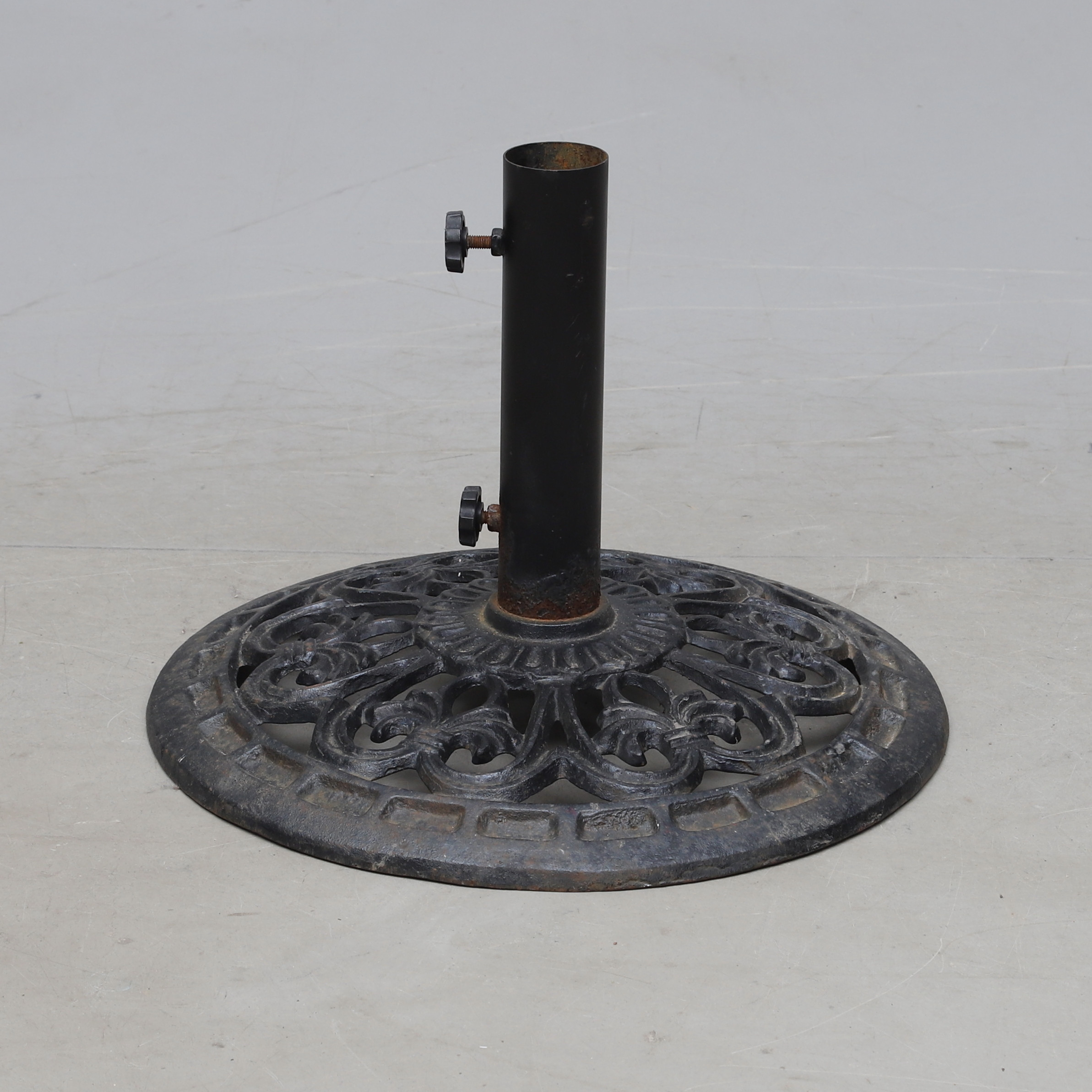 PARASOLLFOT, gjutmetall, 19-/2000-tal.