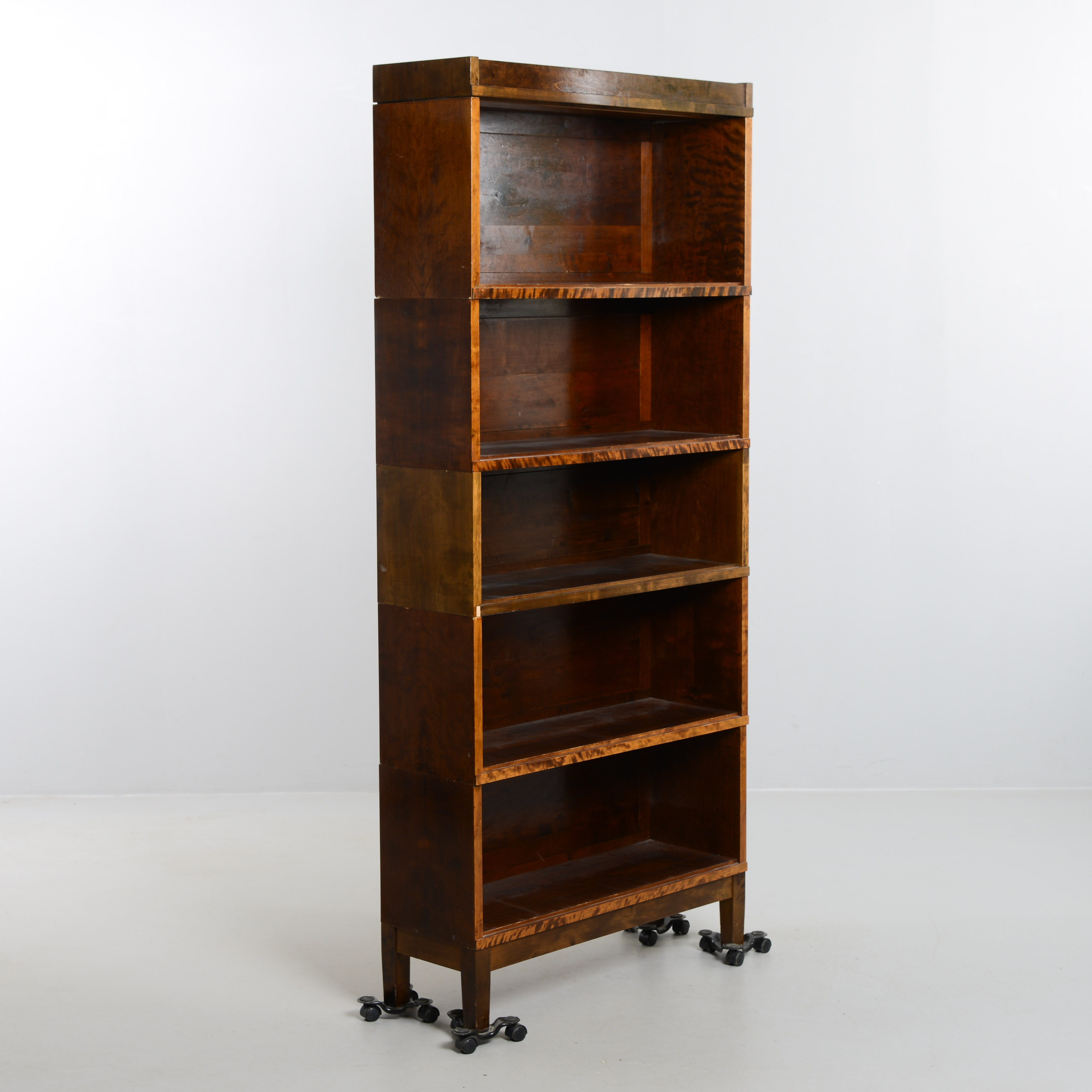 BOKHYLLA, 1900-talets första hälft.