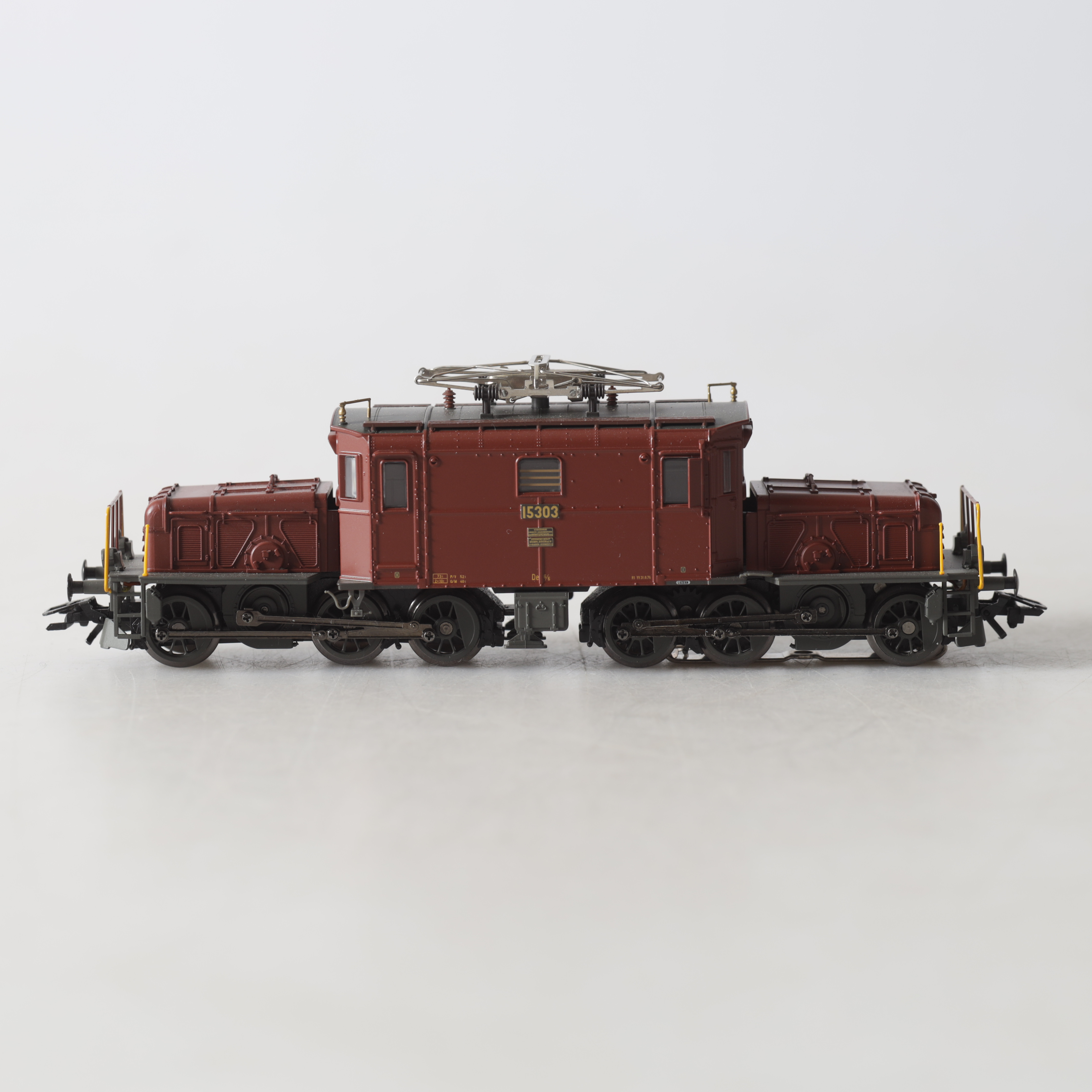 ELLOK, 37521, H0 "Seetal Chrocodile", De 6/6, 15302, Märklin.