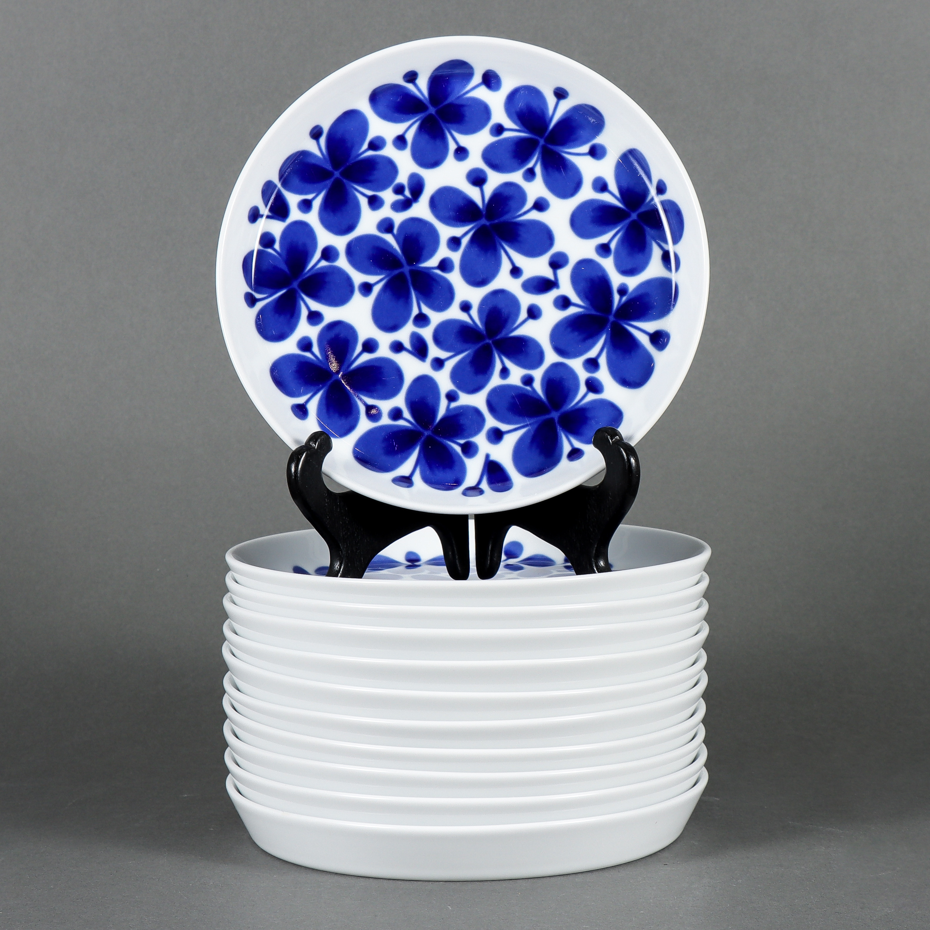 MARIANNE WESTMAN. Assietter 11 stycken, Rörstrand Mon Amie, modern tillverkning.