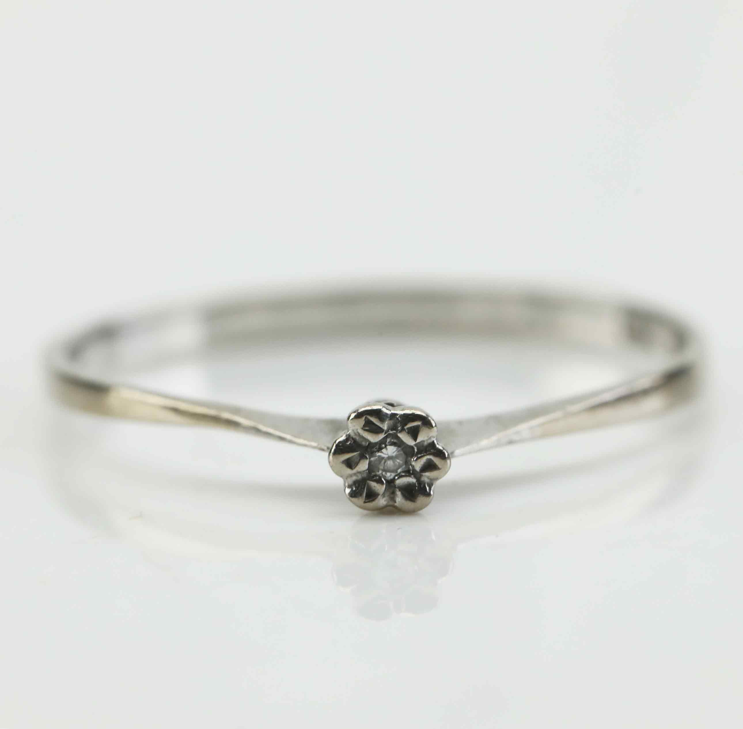 RING, vitguld 18K, diamant, enligt gravyr 0,01 ct, MGAB.