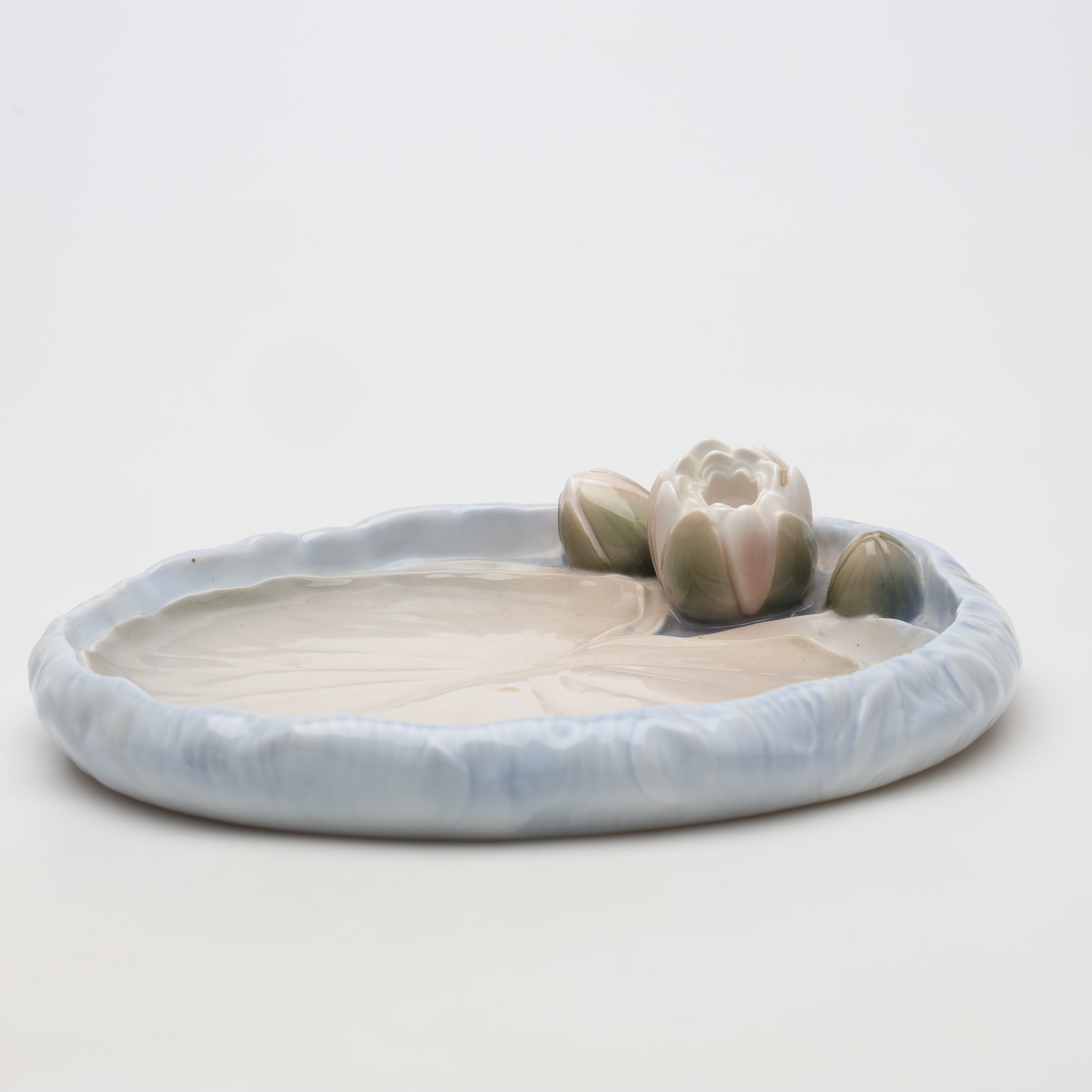 FAT, näckrosor, porslin, modell 2359, Bing & Gröndahl, Danmark.