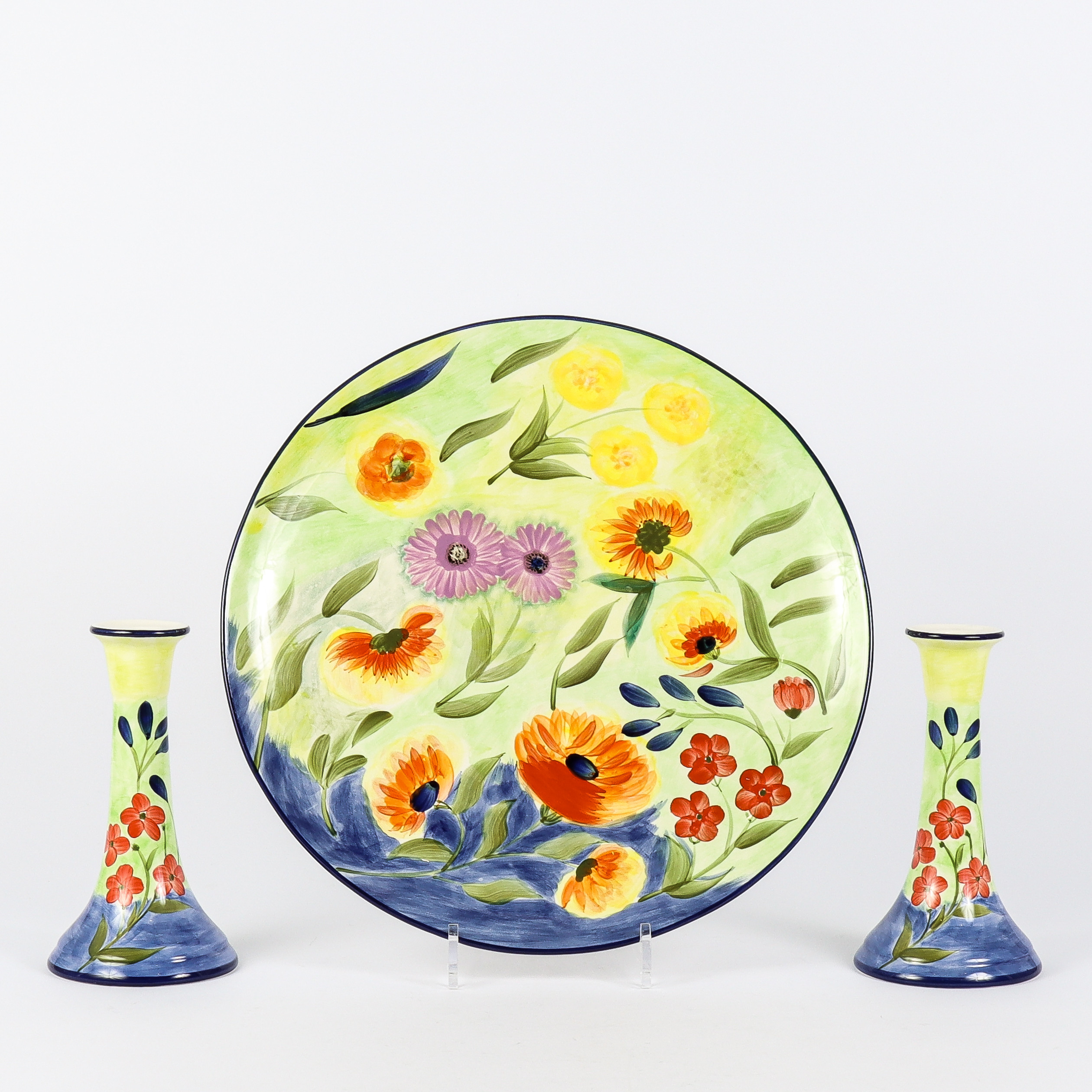 LENA LINDERHOLM. Fat och ljusstakar, porslin.