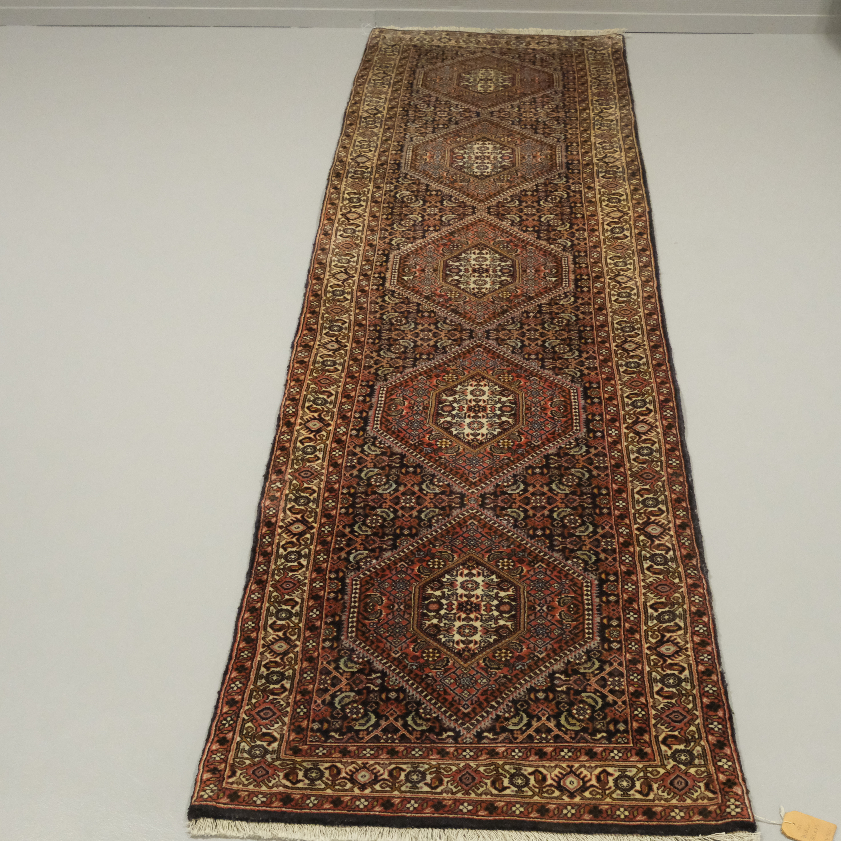 GALLERIMATTA, BIDJARMÖNSTER, HANDKNUTEN.