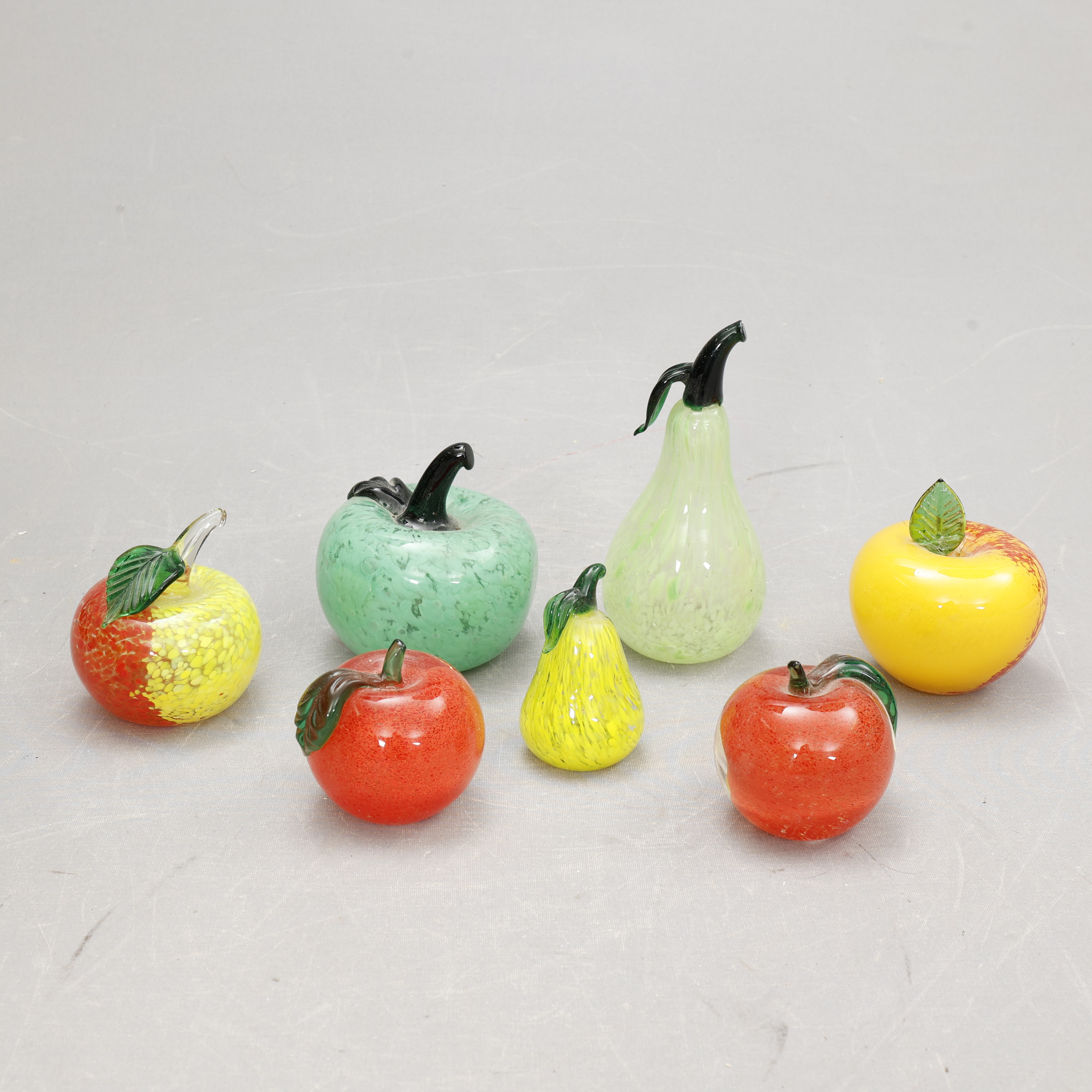 SKULPTURER form av frukter, 7 delar, glas, Scancrystal, 1900-talets andra hälft.