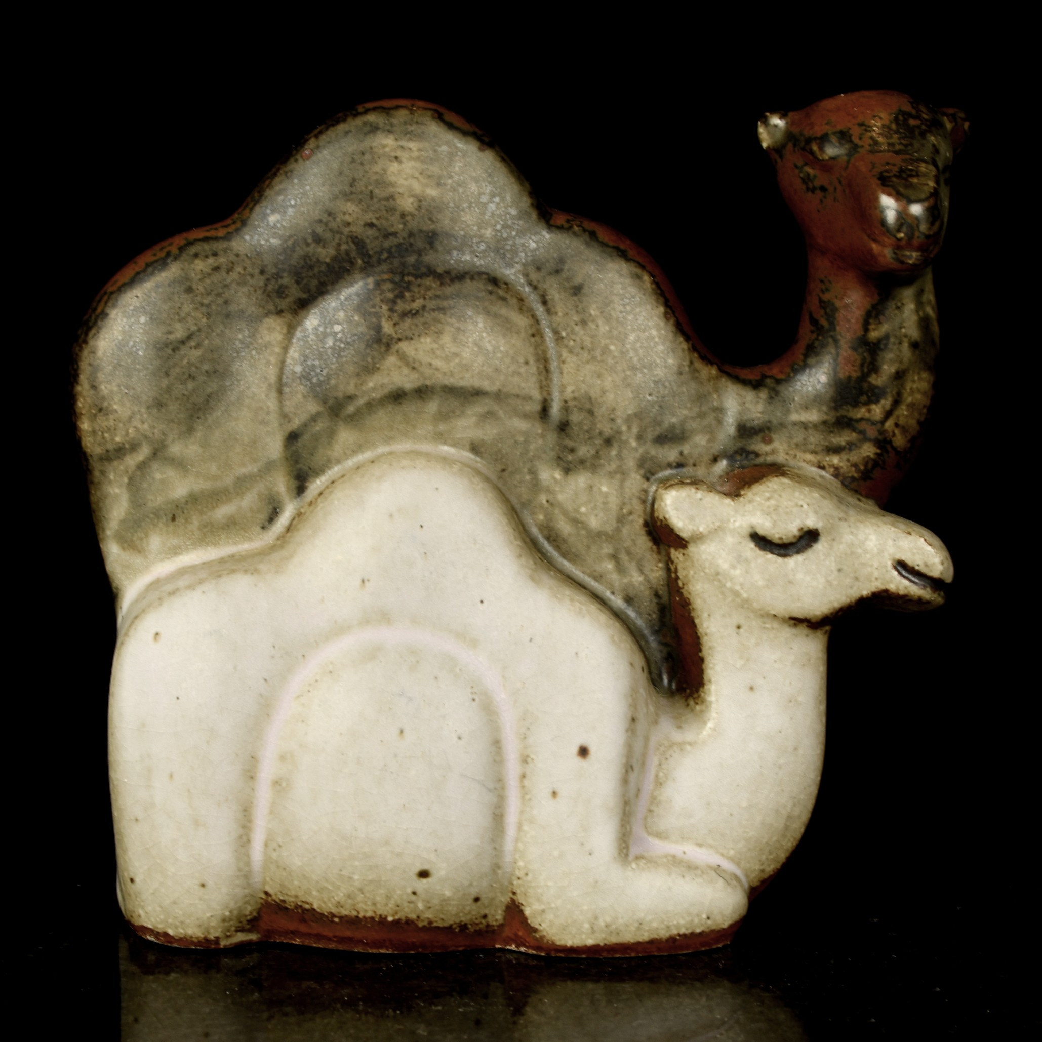 LISA LARSON. Figurin, stengods, "Dromedarer", Gustavsberg.