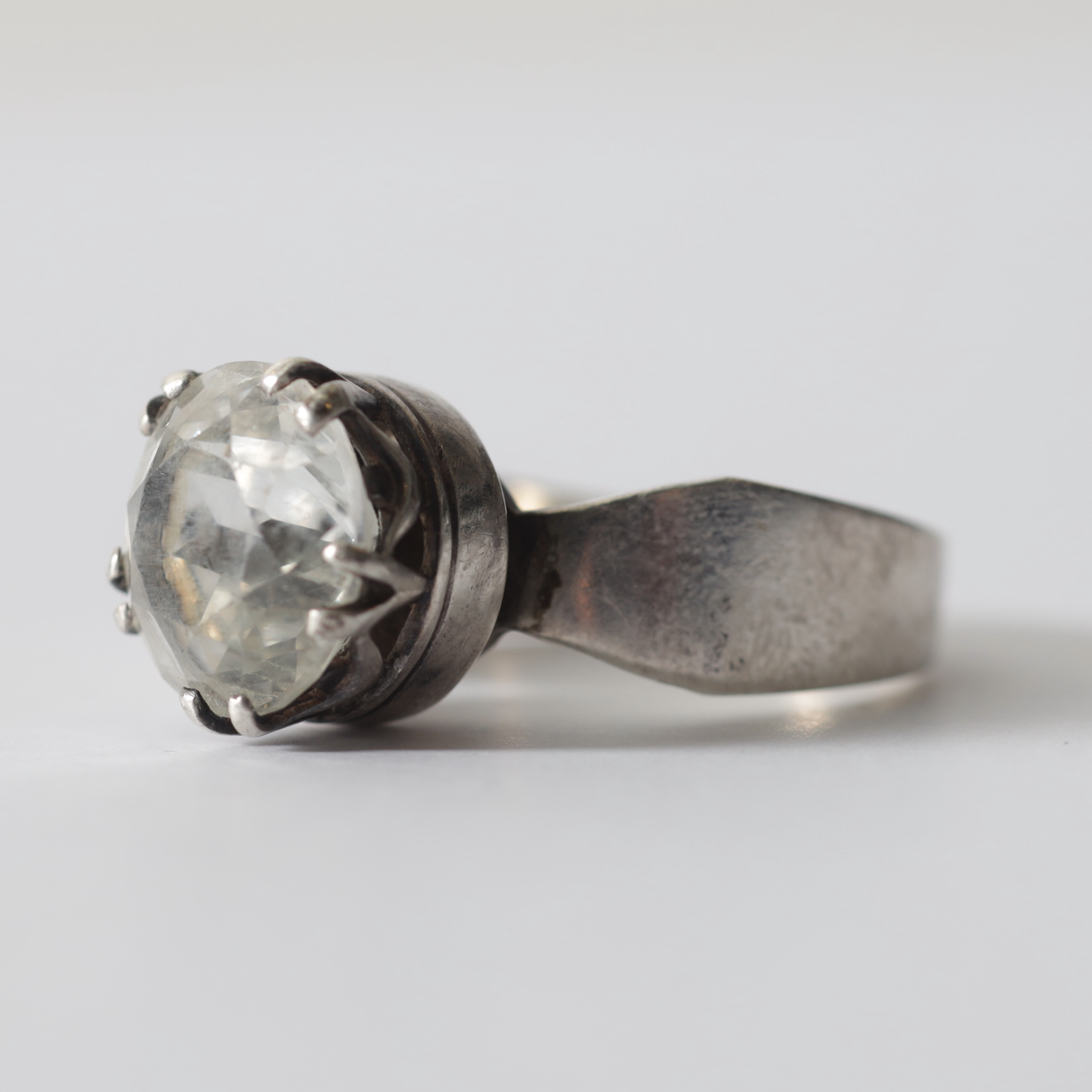 RING, silver & bergskristall, Ge-Kå-Smyckek G. Kaplan, Stockholm, 1966. Totalvikt ca 5,8 gram.