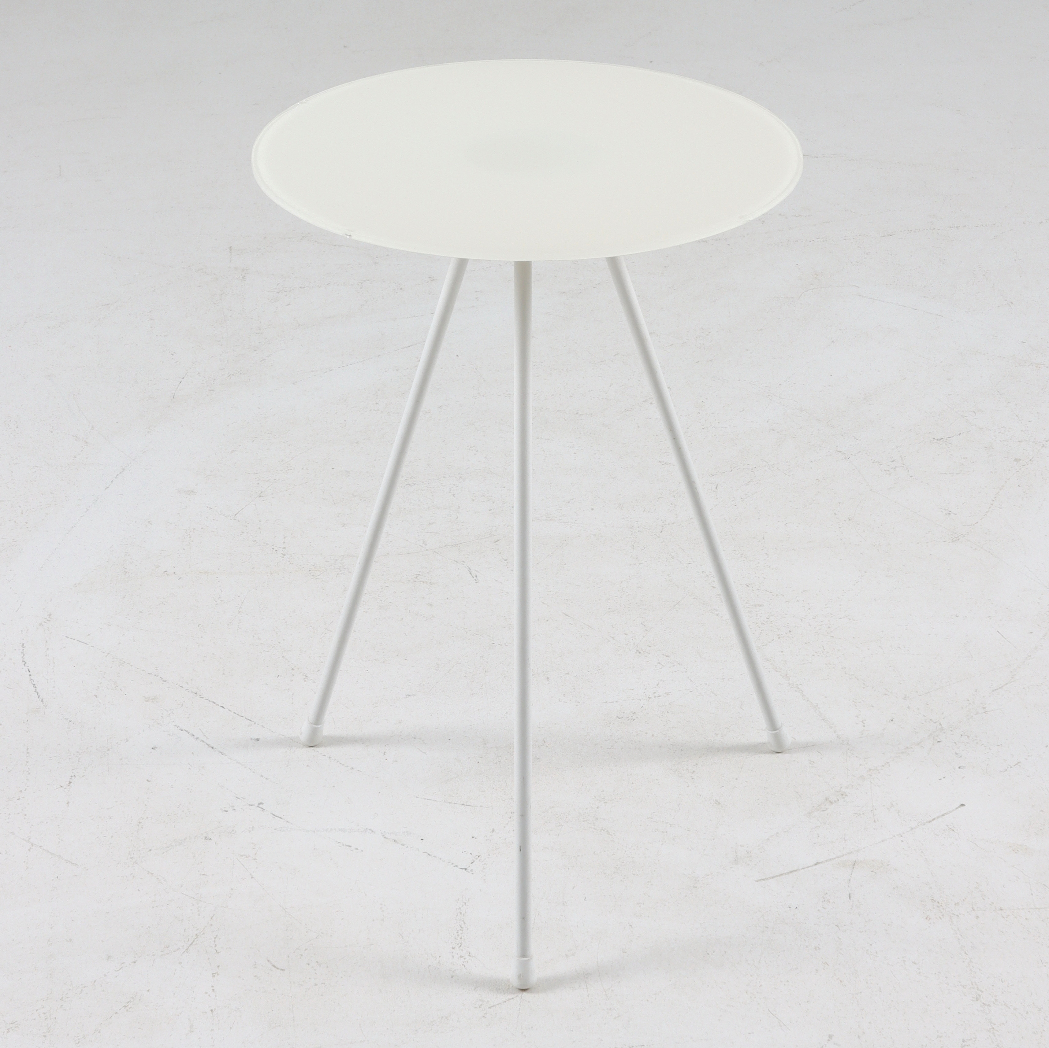 CLAESSON, KOIVISTO, RUNE. Sidobord, glas, metall, för Offecct, 2000-tal.