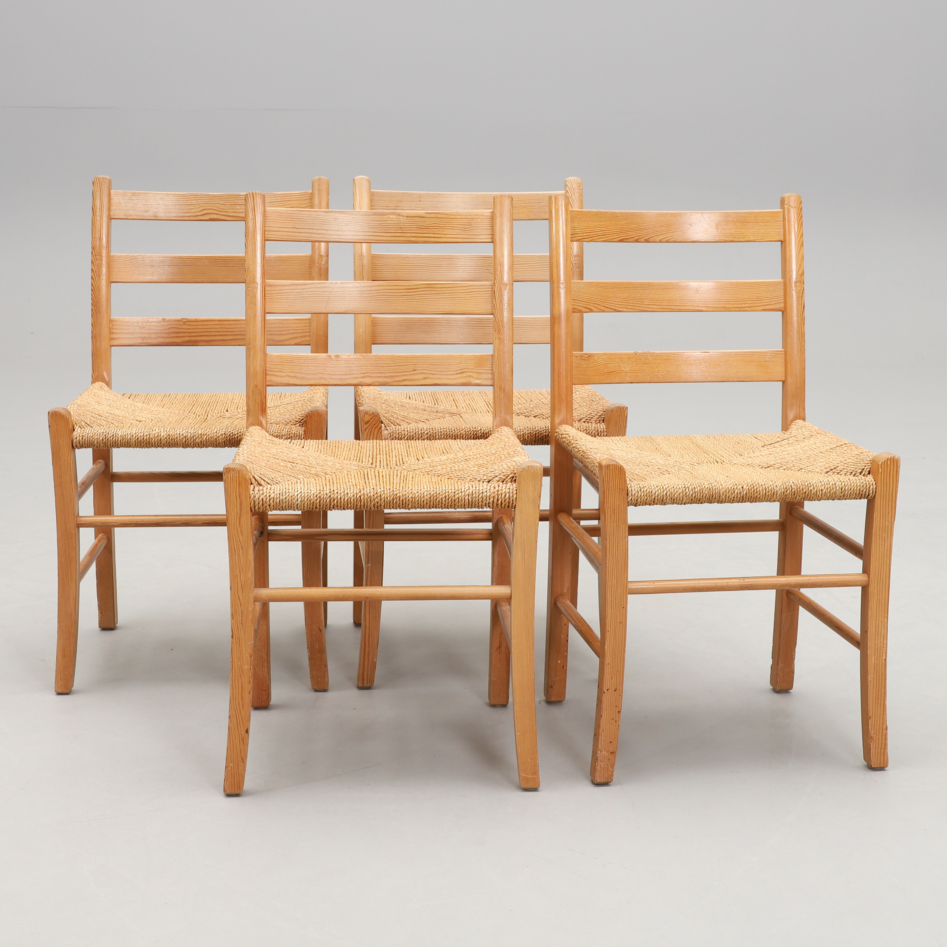 AKSEL L HANSSON. STOLAR, 4 st, "Jærstolen Aksel", Norge.