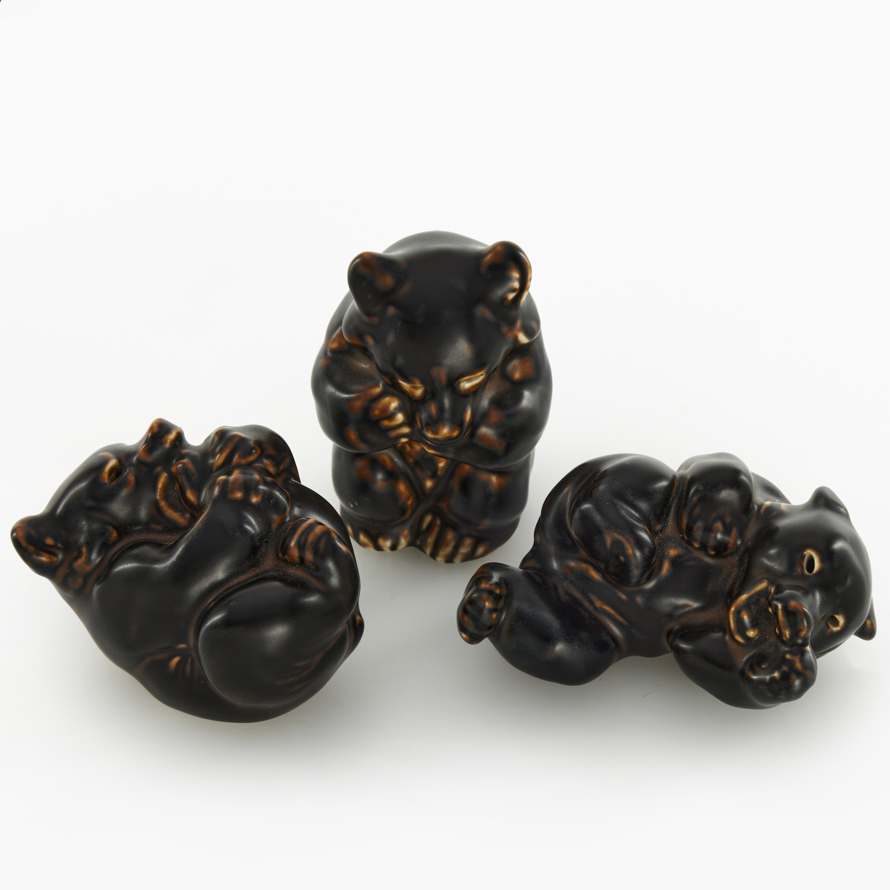 KNUD KYHN. Björnar, 3 st, Royal Copenhagen, porslin.