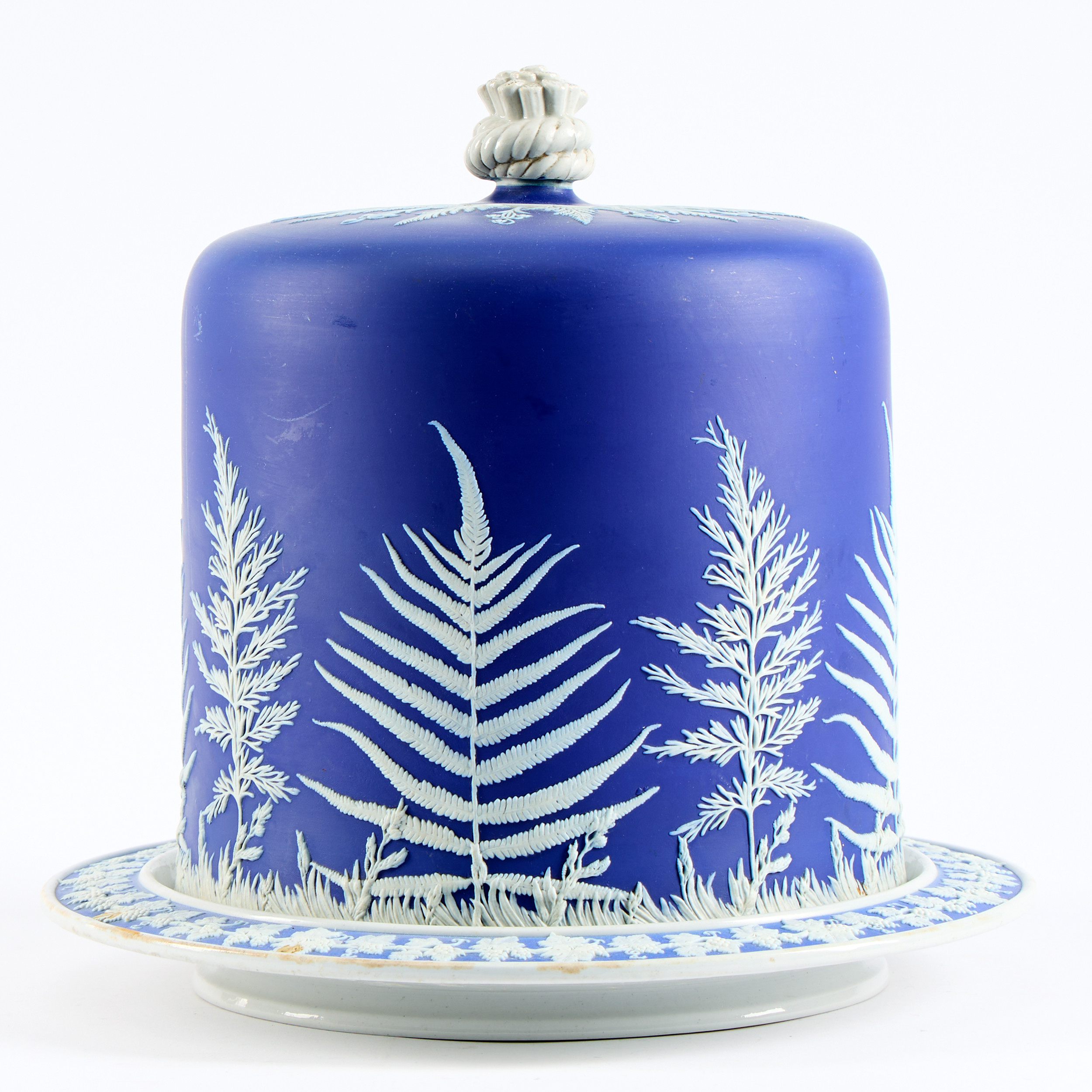STILTONKUPA MED FAT. Jasperware, troligen Dudson, England, sent 1800-tal.