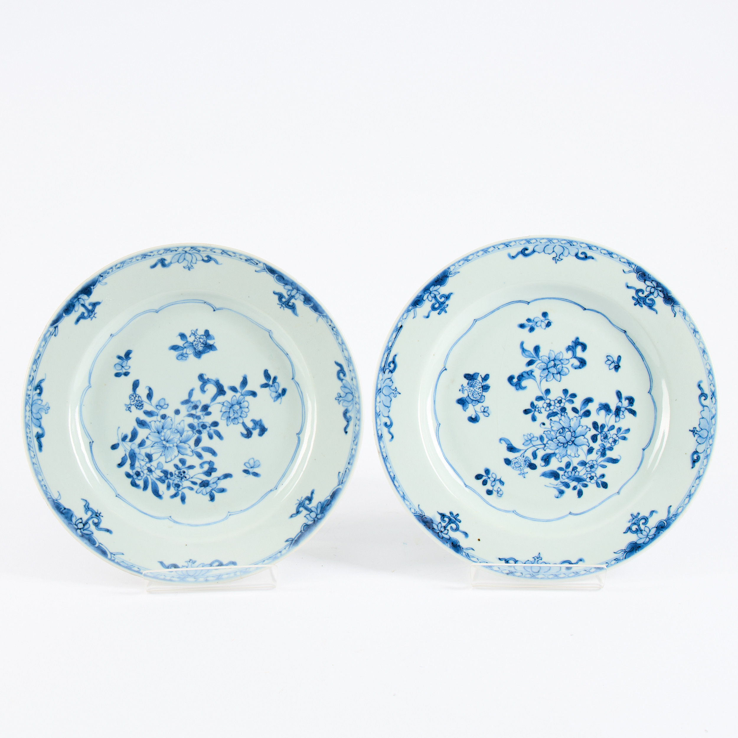 TALLRIKAR, 2st, porslin, Kina, 1700-tal.