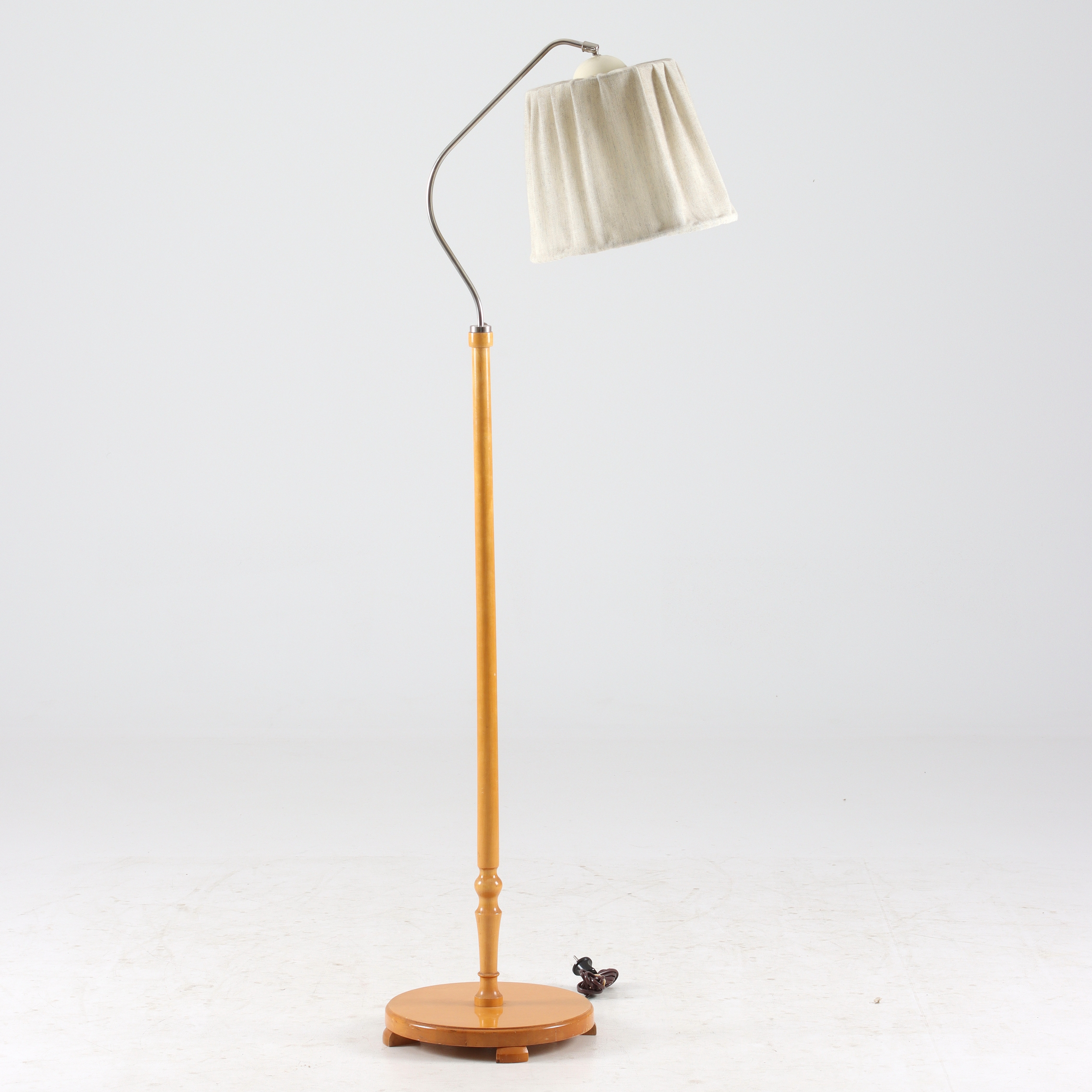 GOLVLAMPA, björk och metall, NS, 1930-40 tal.