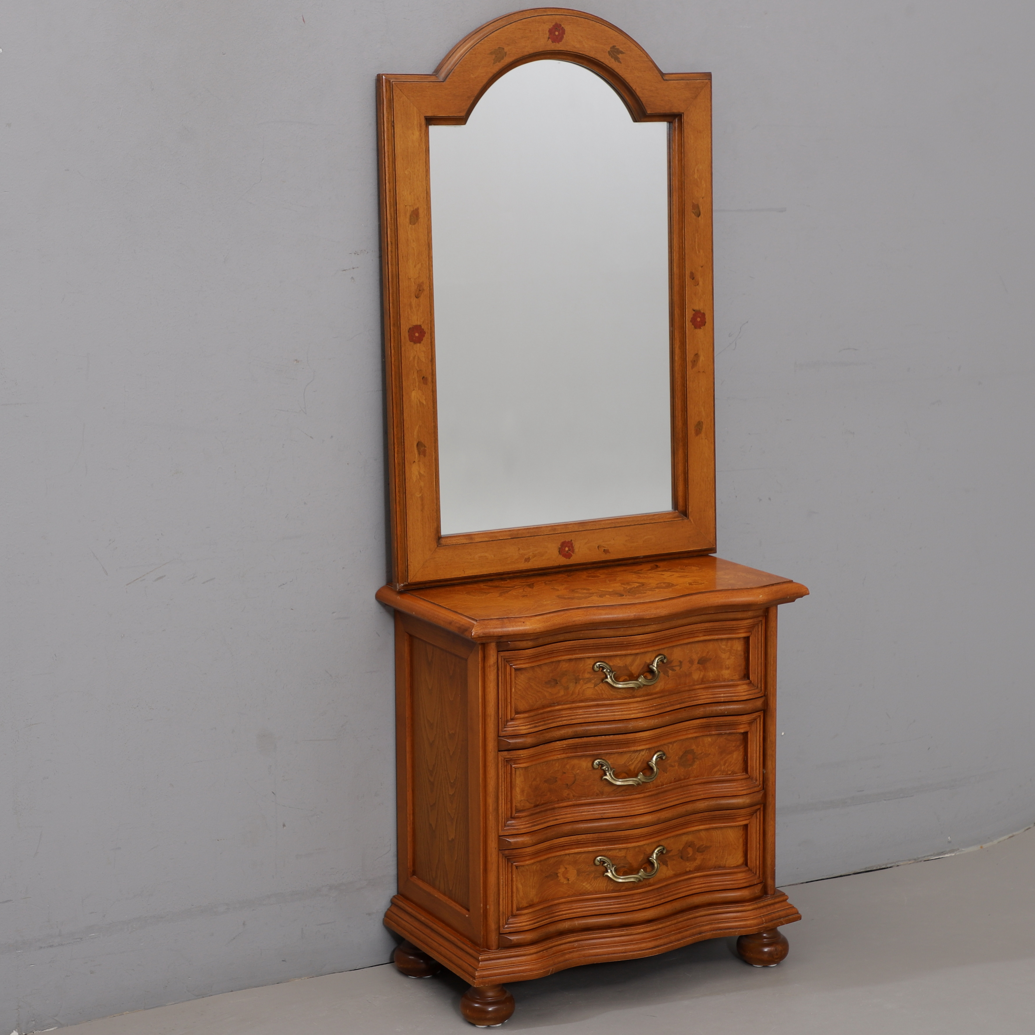 BYRÅ MED SPEGEL, intarsia, Selva Stile, 1900-talets andra hälft.