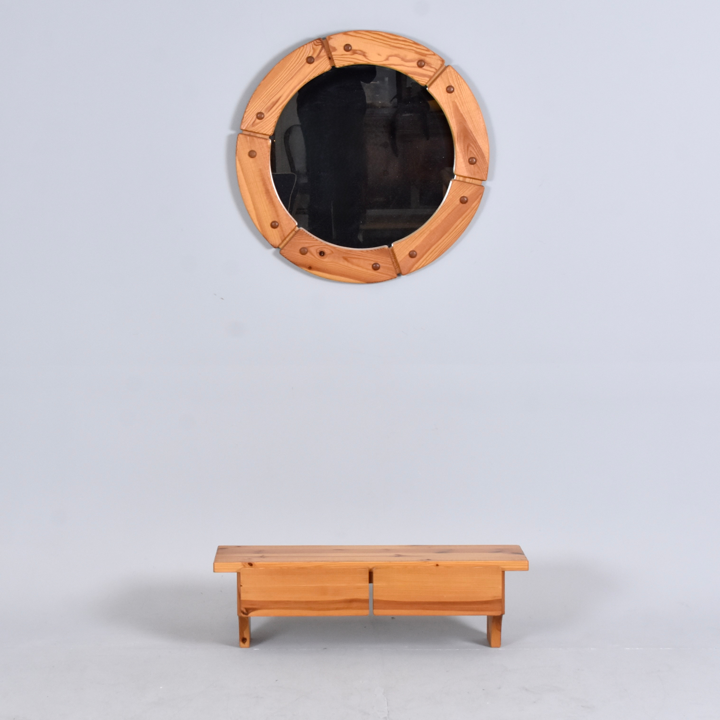 SPEGEL MED KONSOLHYLLA, FURU, Fröseke, 1970-tal.