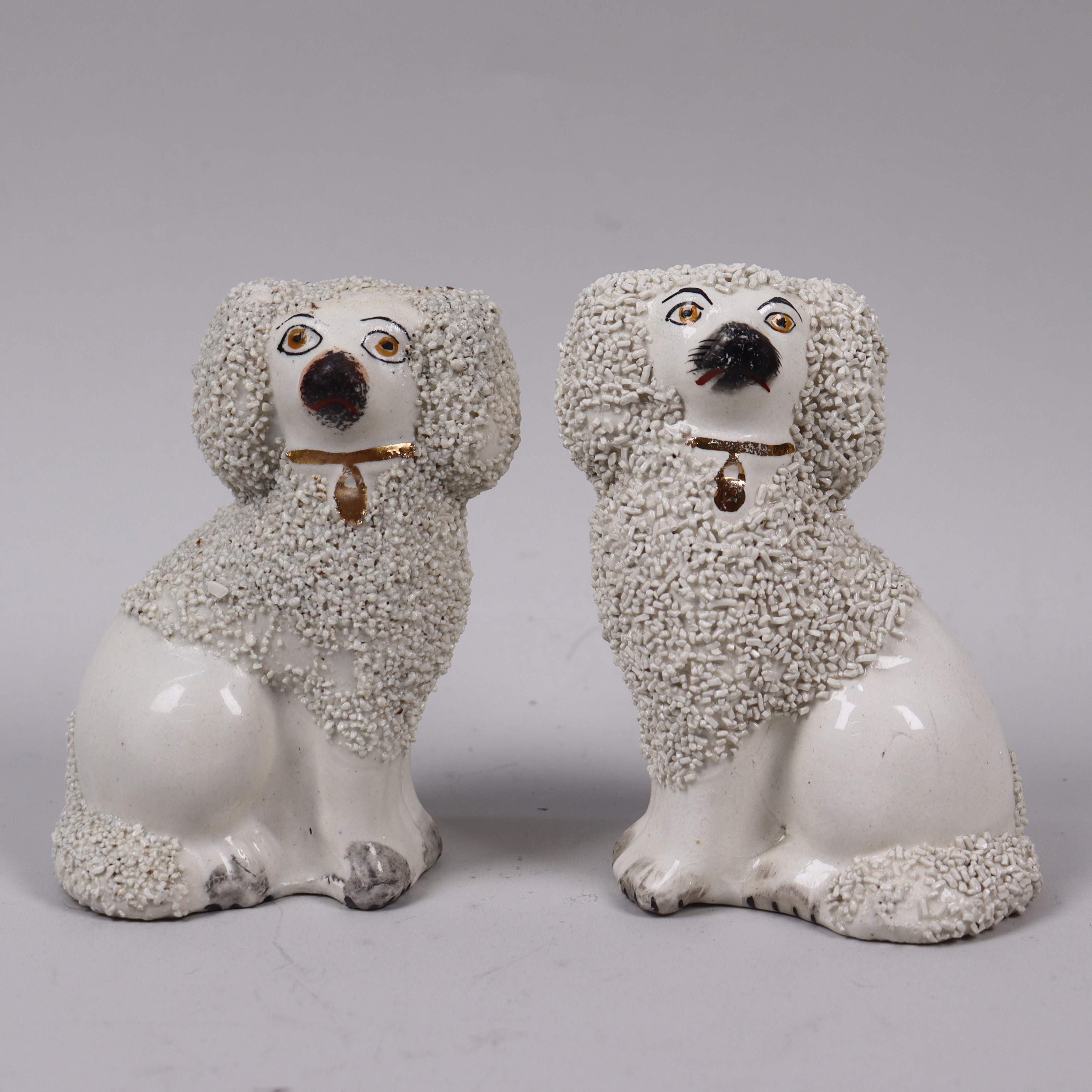 RISPUDLAR, porslin, Staffordshire, England, 1900-talets första hälft, 1 par.