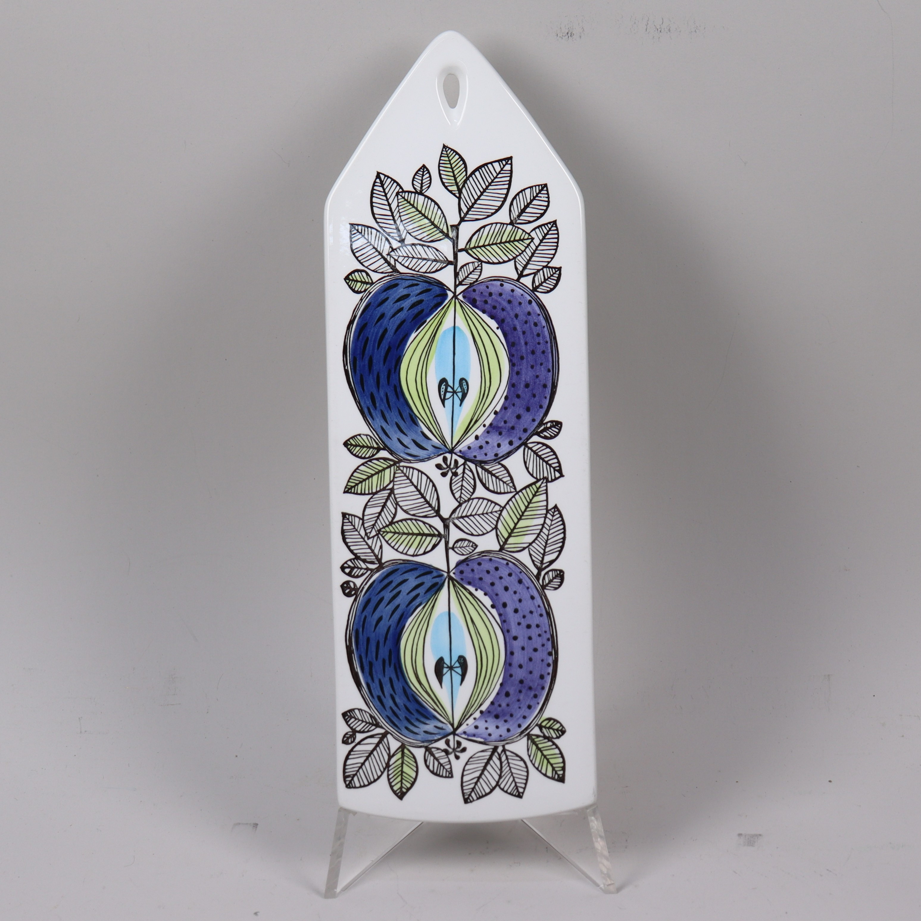 SIGRID RICHTER. "Eden", skärbräda i porslin, Rörstrand, 1900-talets mitt.