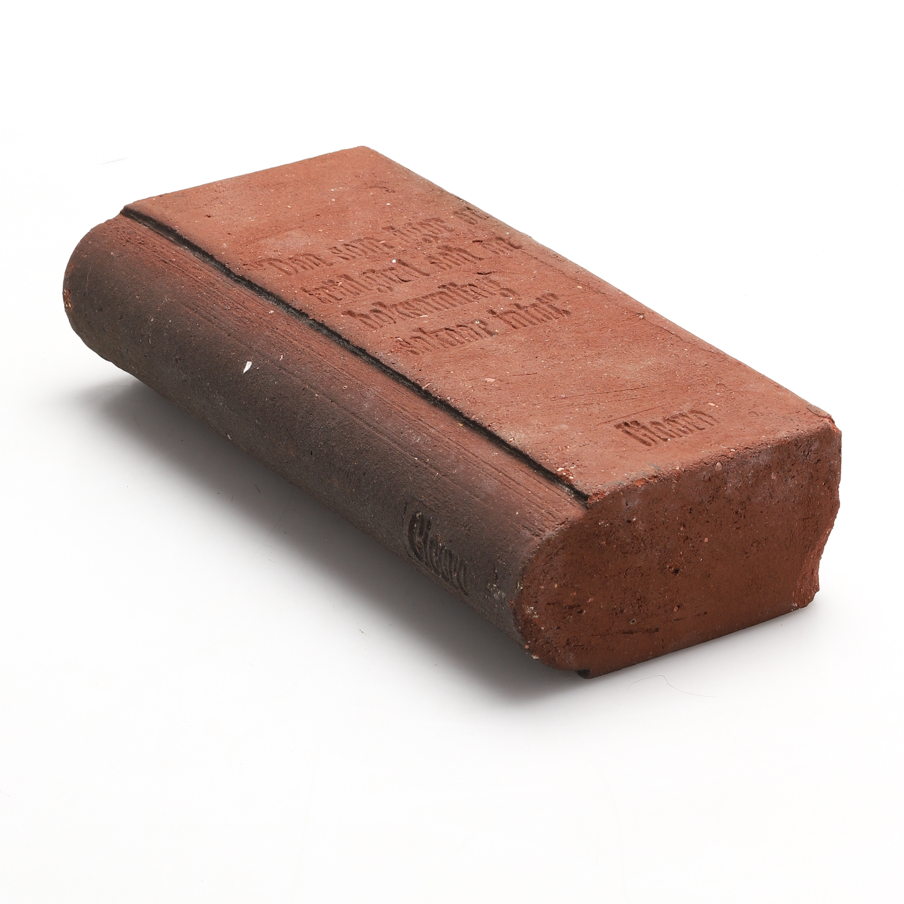 ULLA VIOTTI. Skulptur, tegelsten i form av bok, signerad.