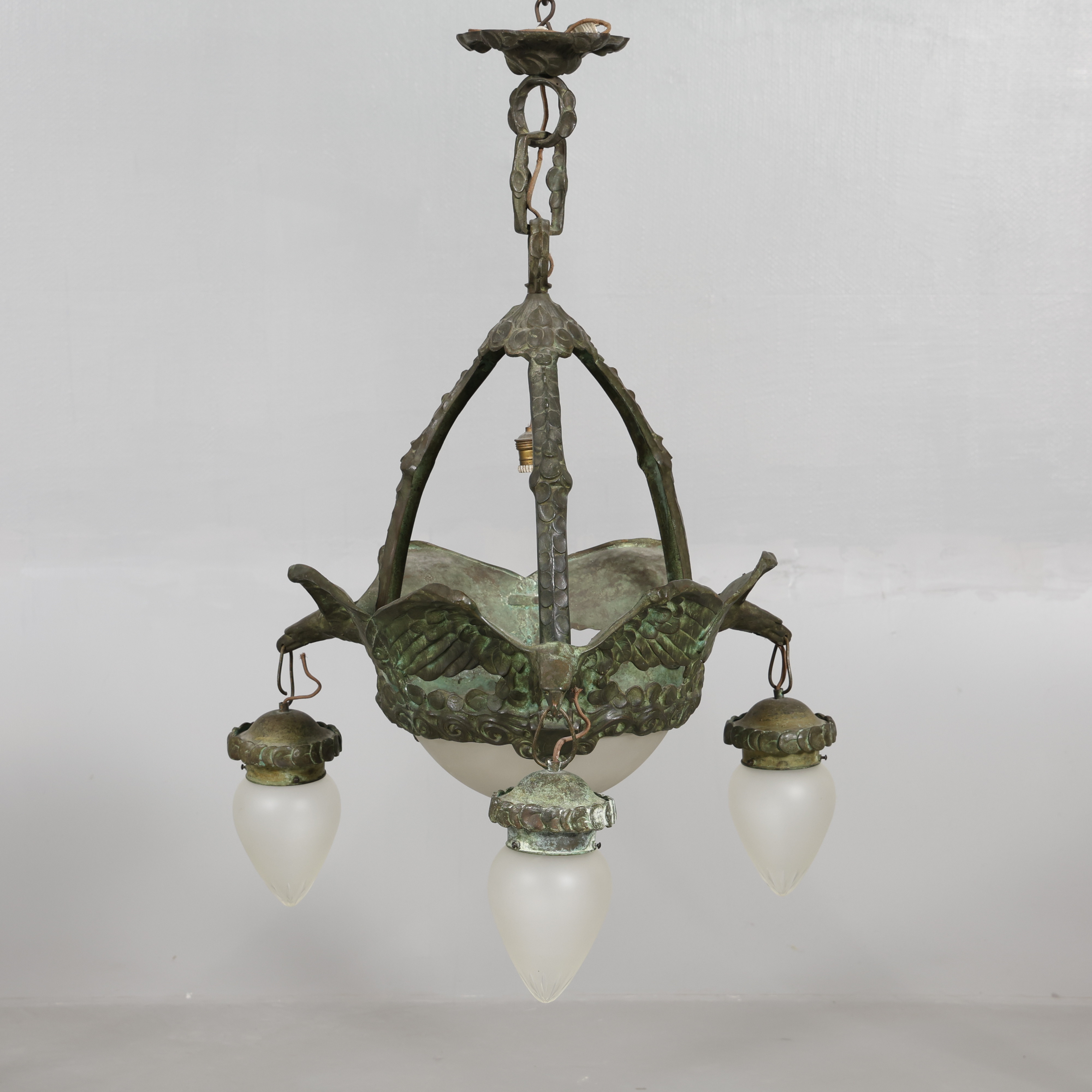 ALICE NORDIN. TAKLAMPA, brons med glaskupor, jugend, 1900-tal.