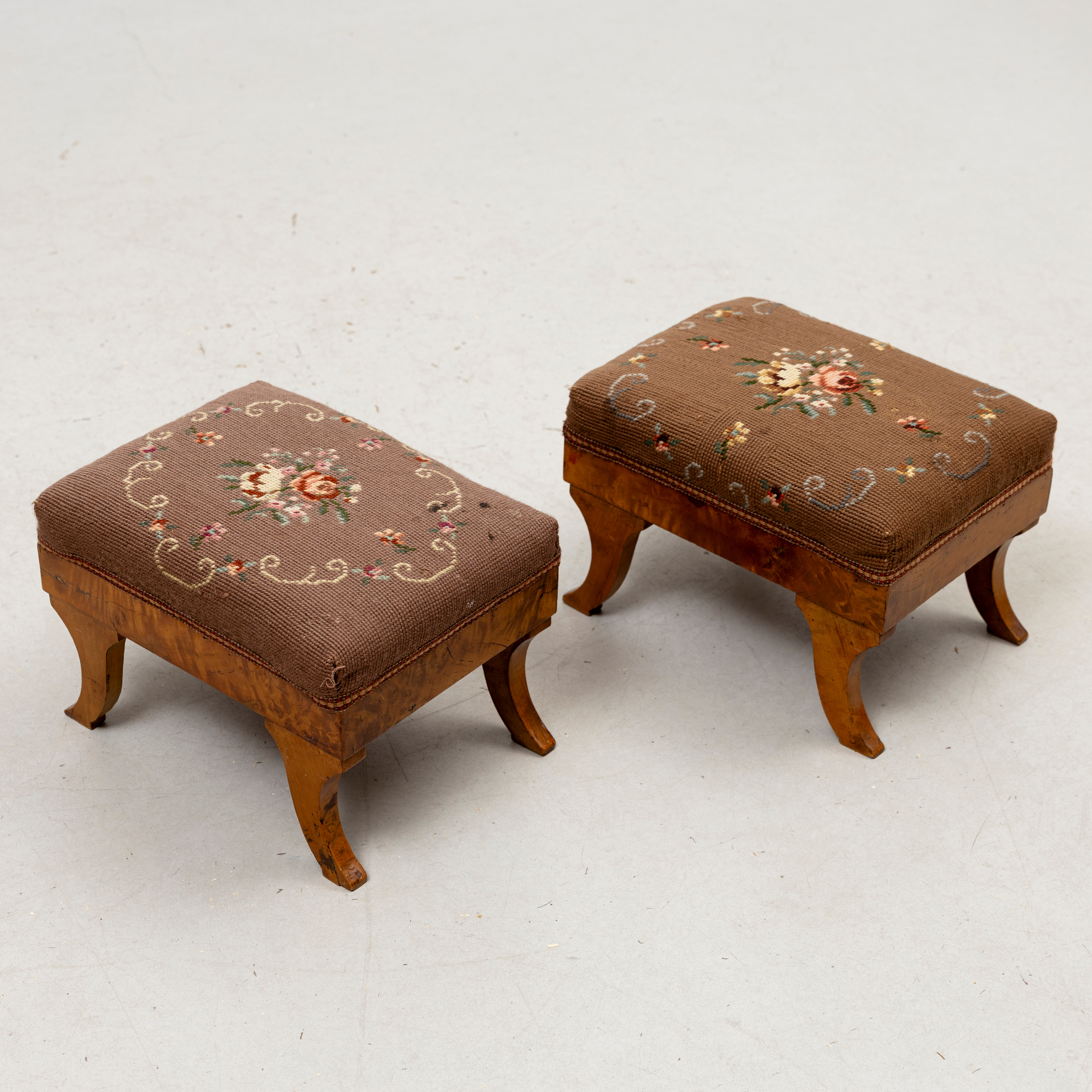 FOTPALLAR, ett par, björk, senempir, 1800-tal.