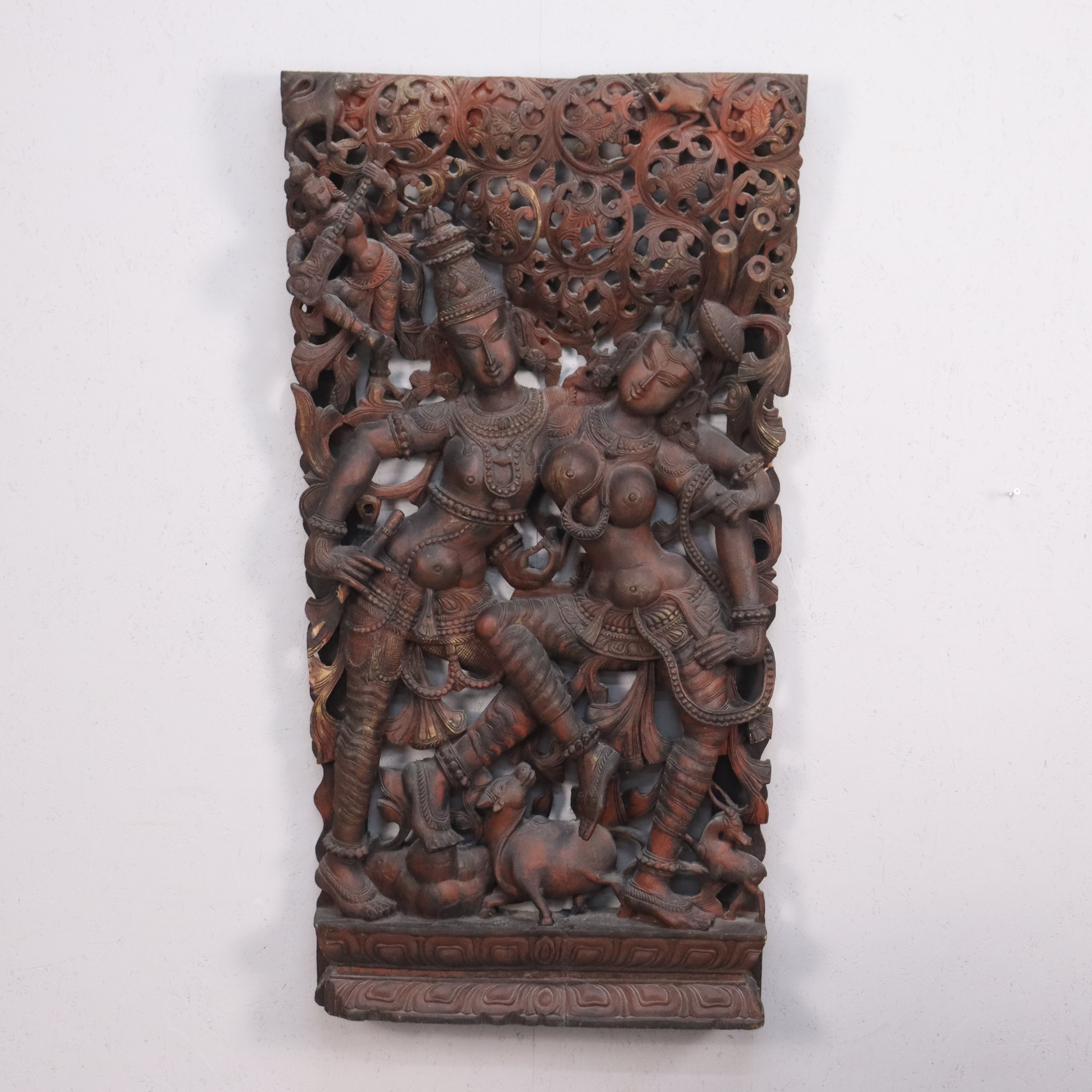 DEKORELEMENT, Indien, snidat trä, Radha Krishna, 1800/1900-tal.