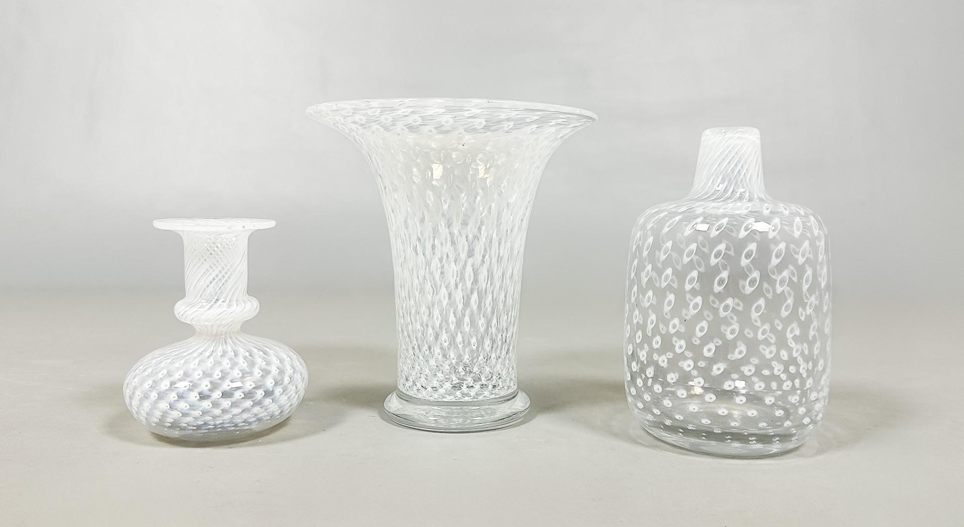 BERTIL VALLIEN. VASER, 3 st, glas, delvis signerade.