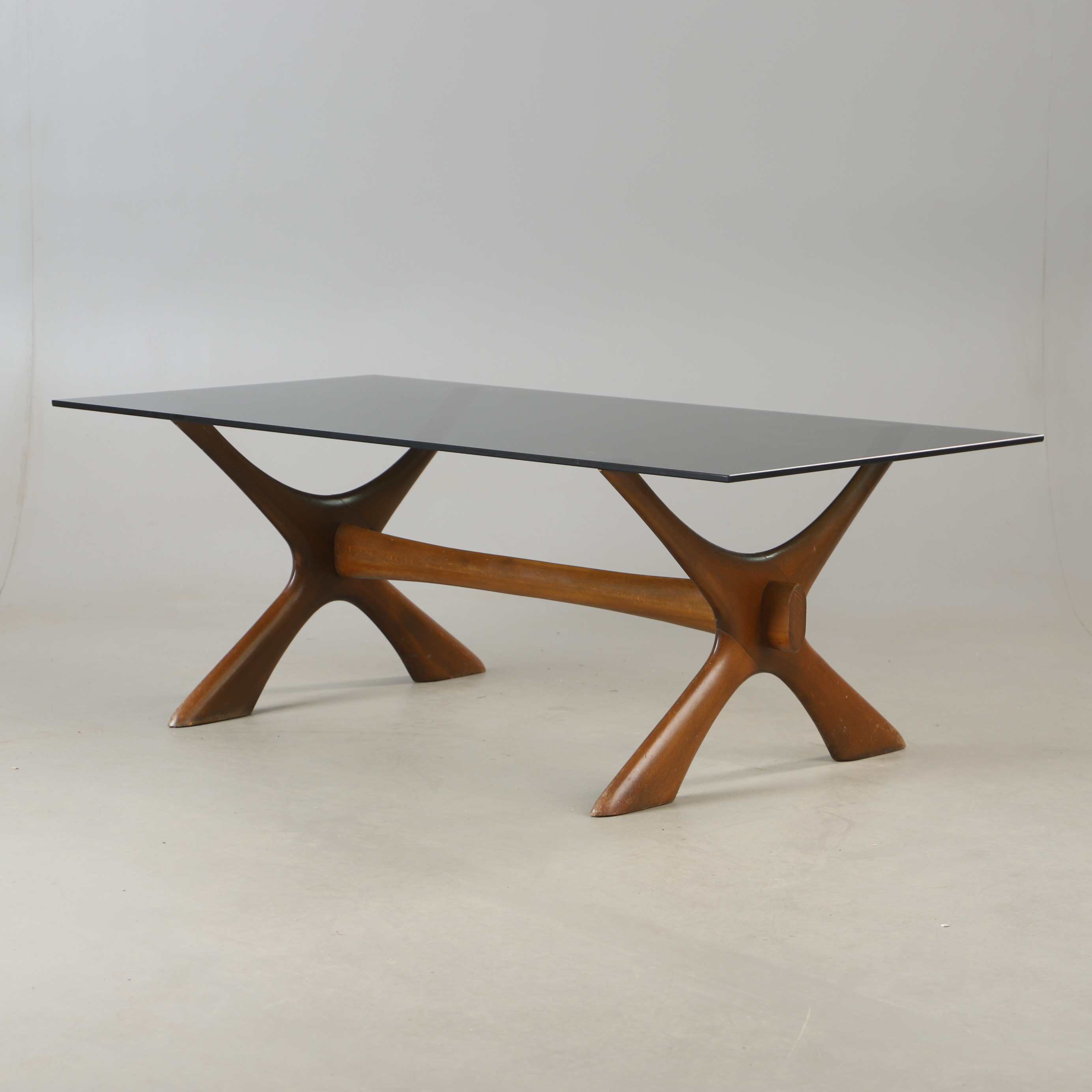 FREDRIK SCHRIEVER-ABELN. Möjligtvis. Soffbord, furu med glasskiva, 1900-talets andra hälft.