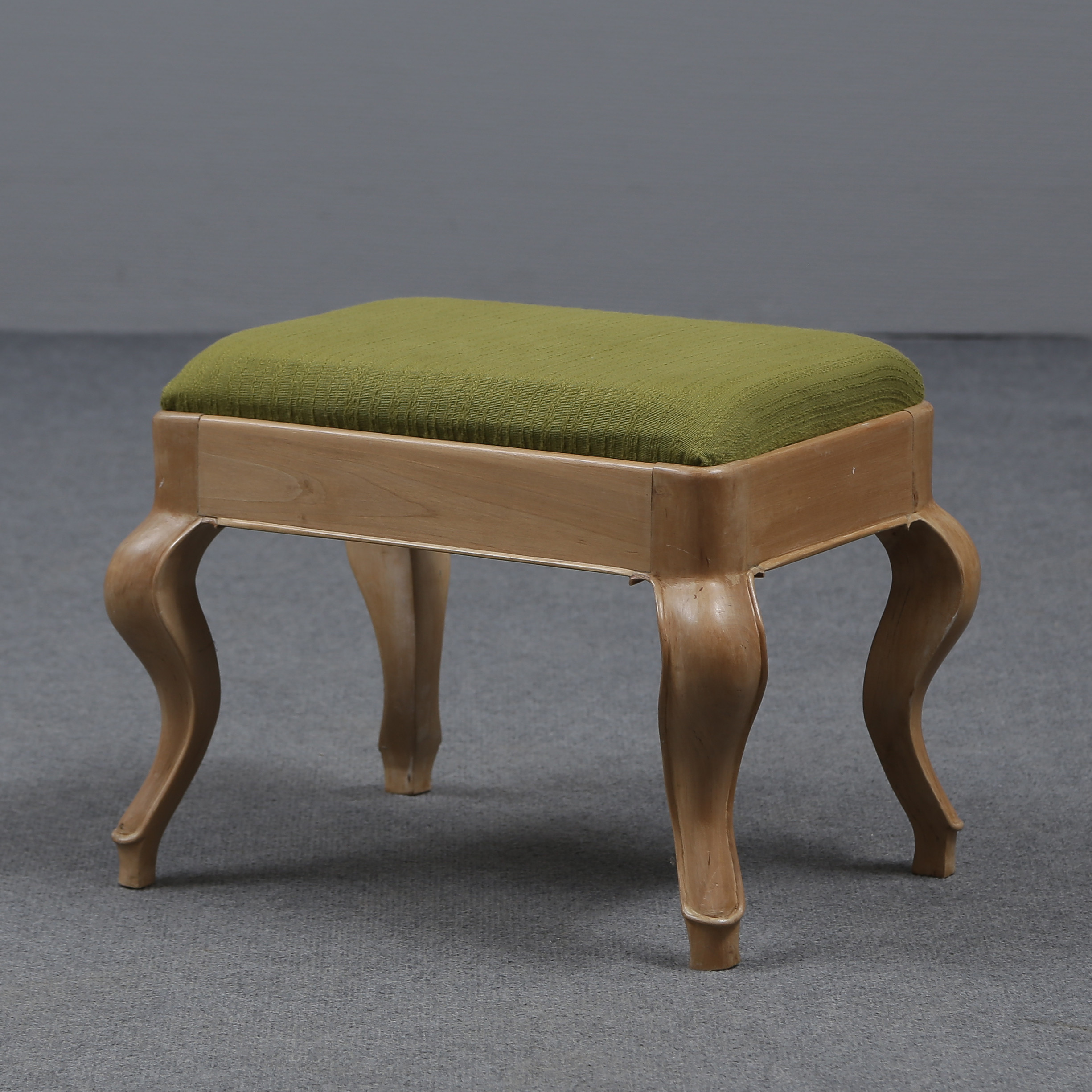 PALL, FRANSK MÖBELSTIL 1700-TAL, VADDERAD SITS, MÖBELSNICKARE ÖLAND, TILLVERKAT 1900-TALETS ANDRA HÄLFT.