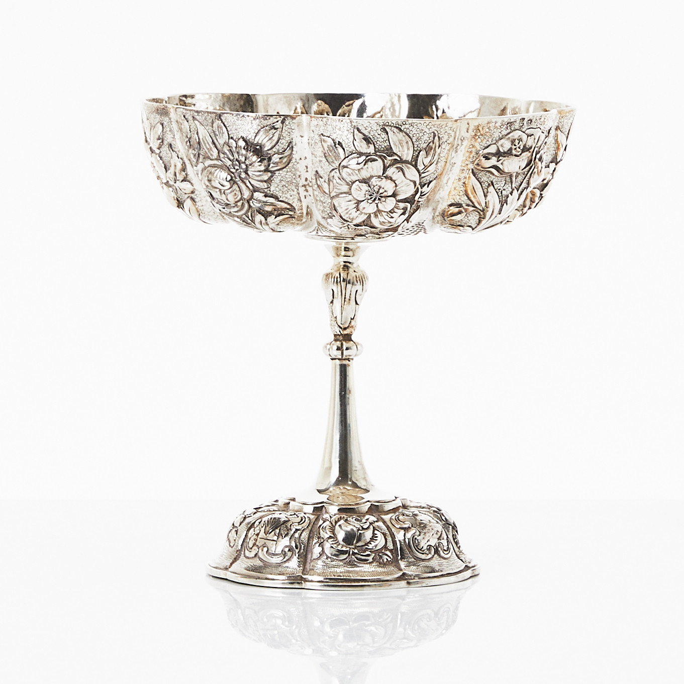 SKÅL på fot, silver, oidentifierad mästare.