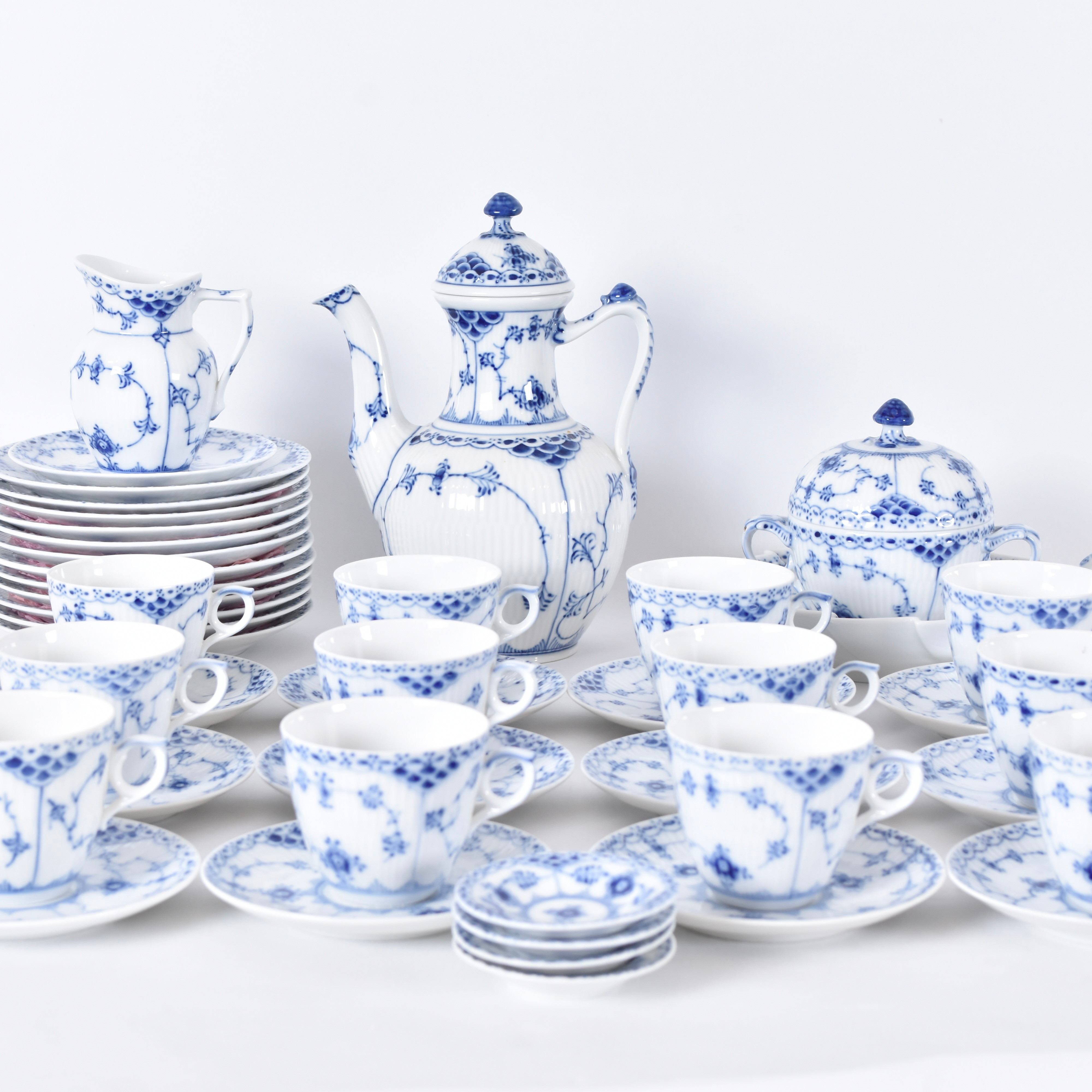 KAFFESERVIS, porslin, Royal Copenhagen Musselmalet Halvblonde.