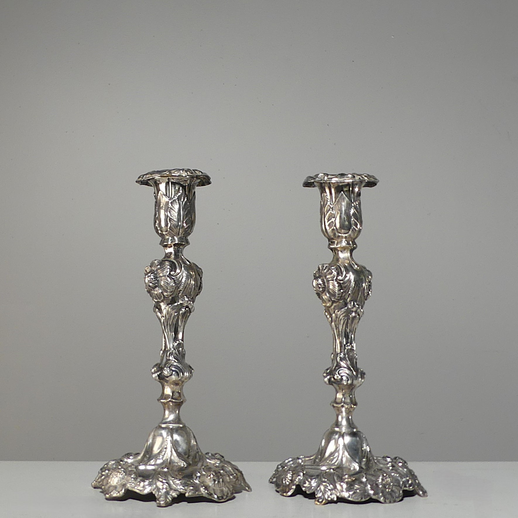 GUSTAF ADOLF CEDERGREN. LJUSSTAKAR, silver, ett par, rokoko 1859.