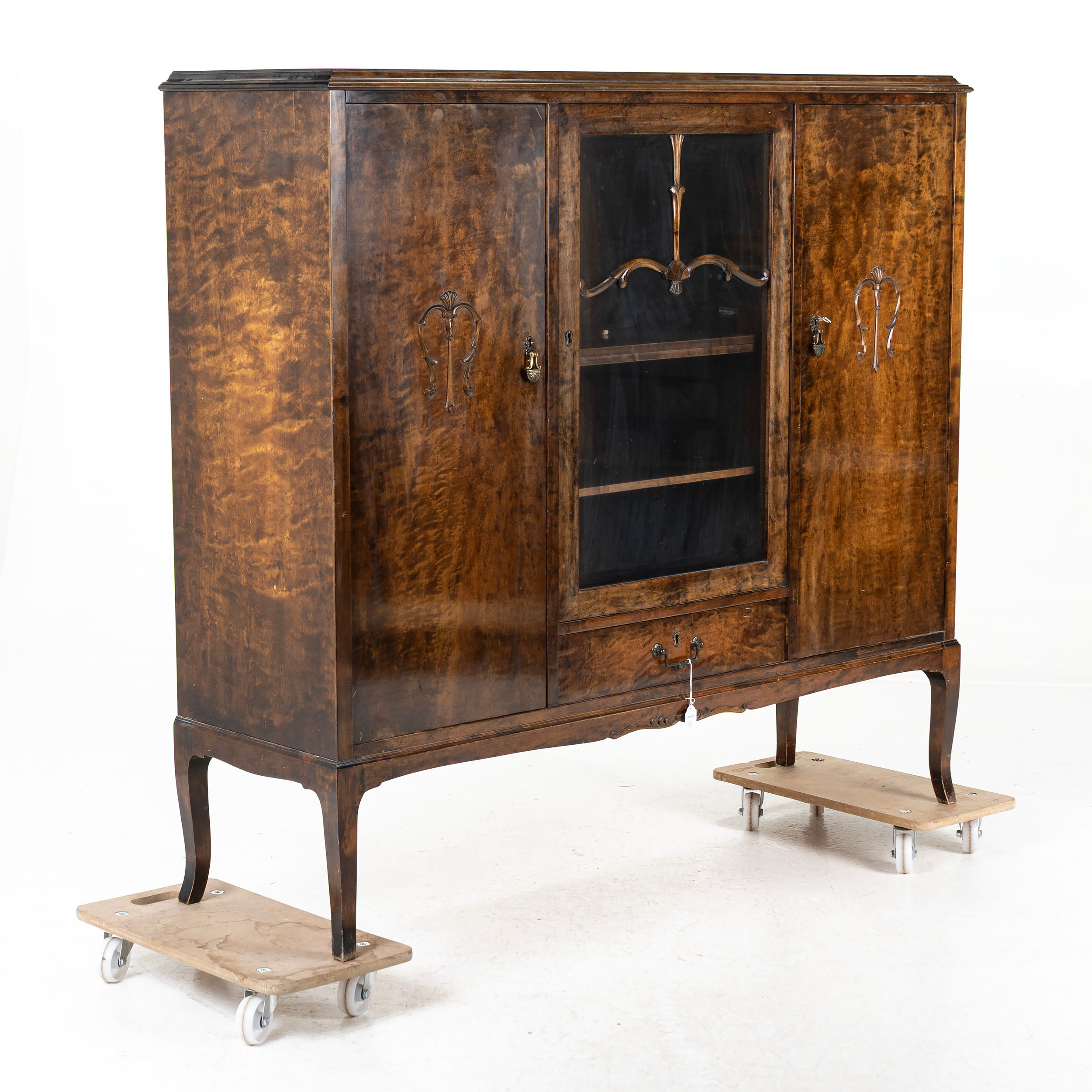 SKÅP, björk, 1900-talets första hälft.