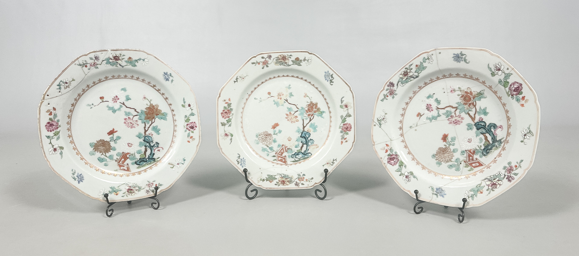 TALLRIKAR, 3 st, porslin, Qianlong, Kina, 1700-tal.