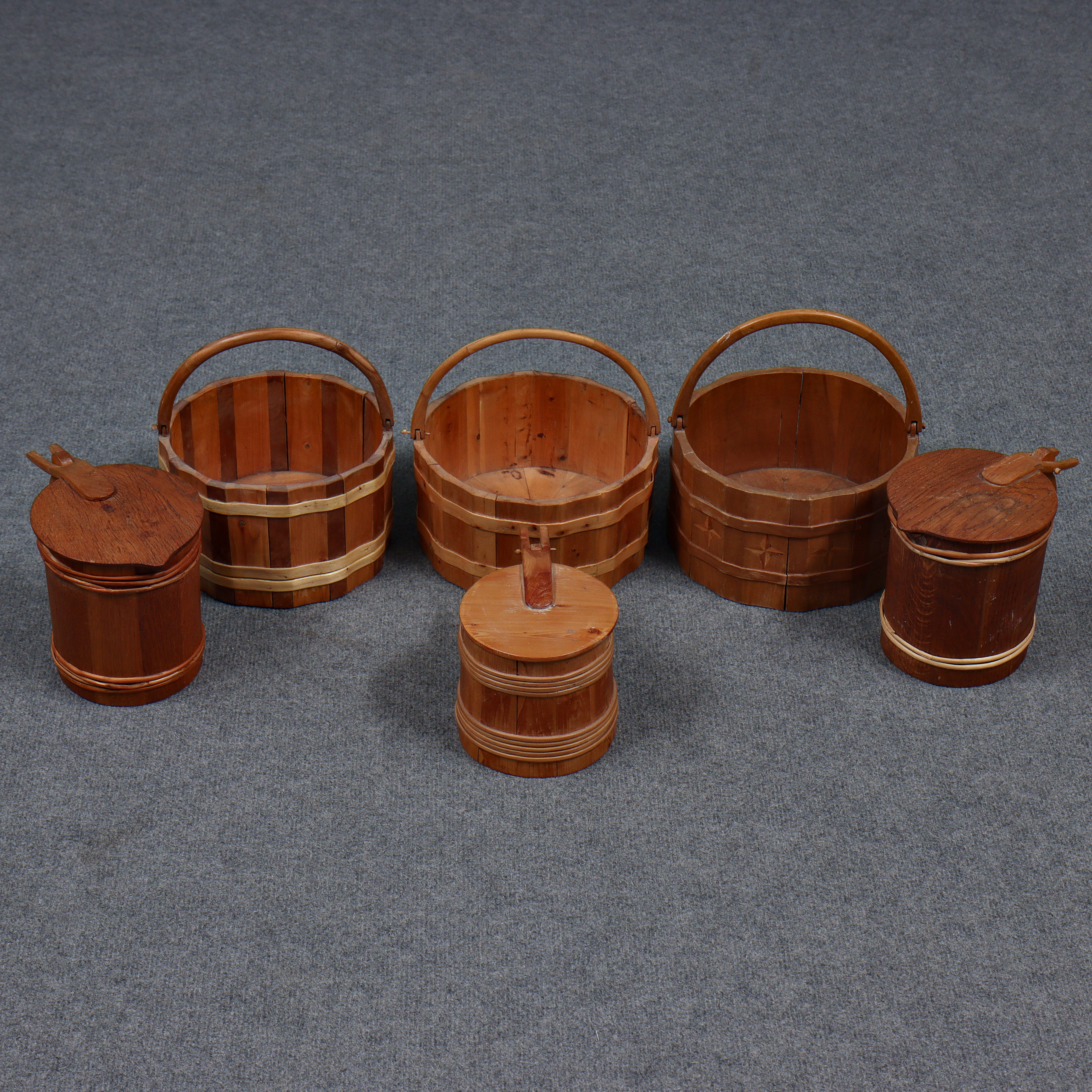 6 HINKAR OCH KANNOR/STOP, MÖBELSNICKARE ÖLAND, TILLVERKAT CA 1950.