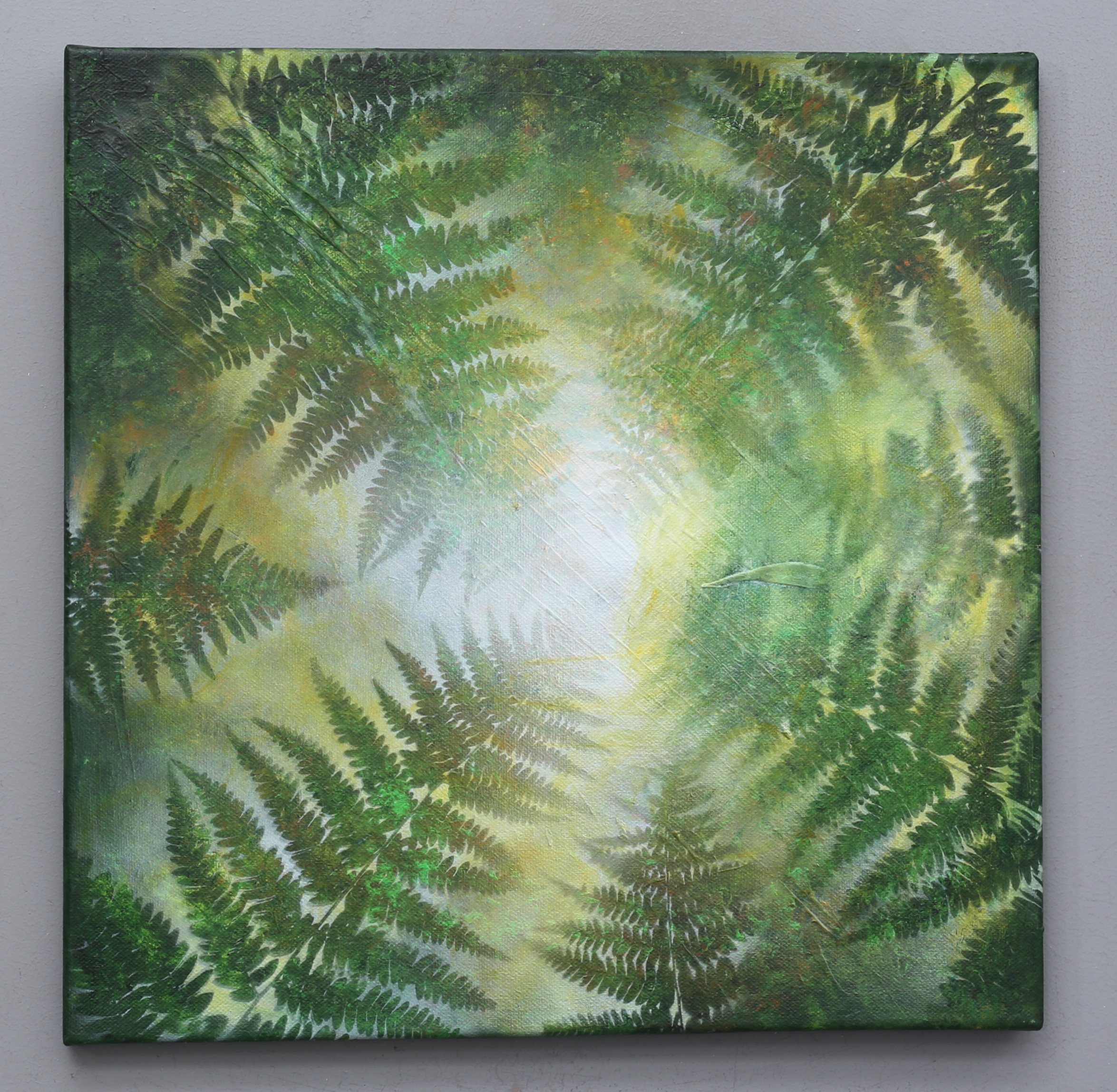 MARIE RIMSBERG. "Under ormbunkars blad 13". Olja på duk, signerad och daterad 2023.