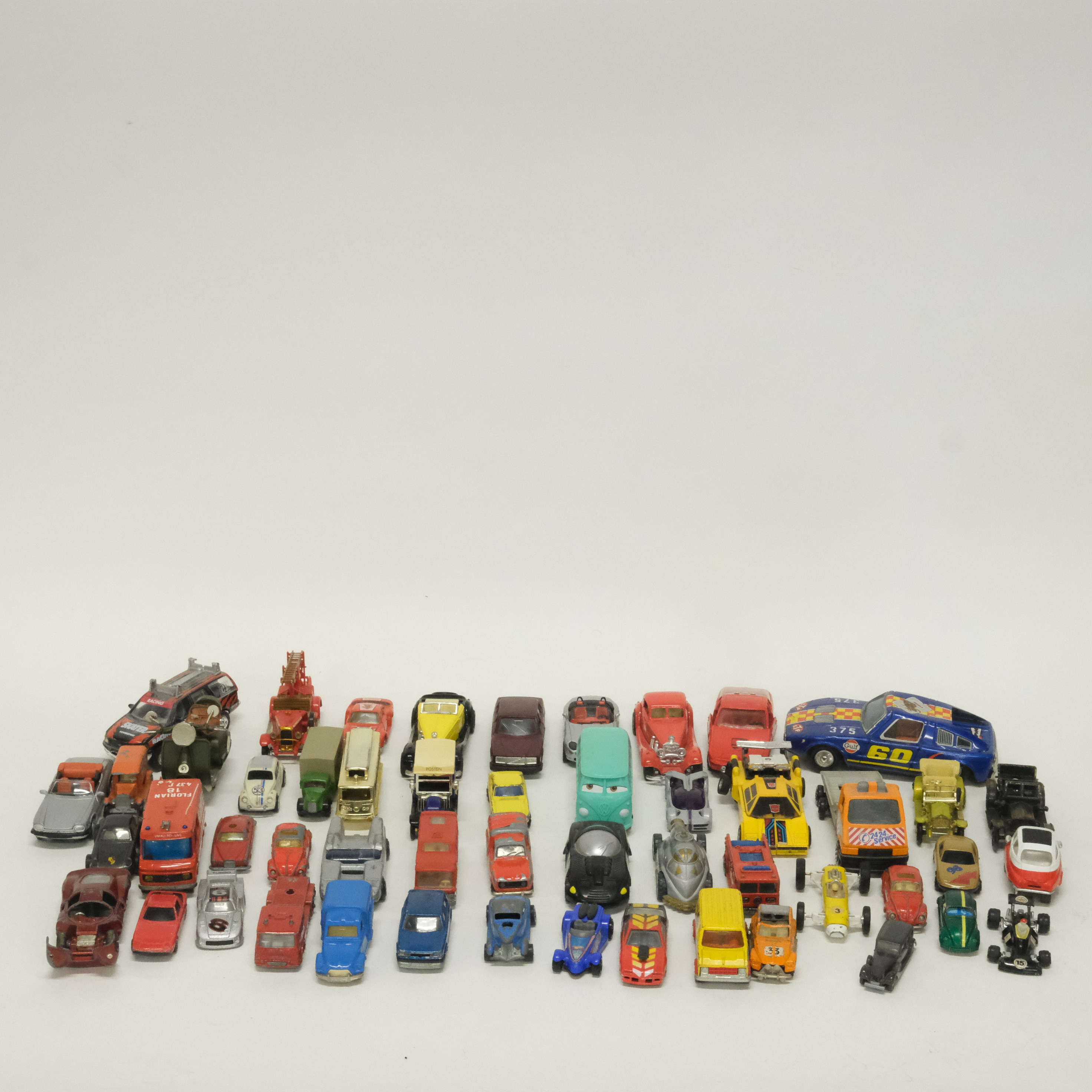 MODELLBILAR, OLIKA TILLVERKARE, 51 DELAR.