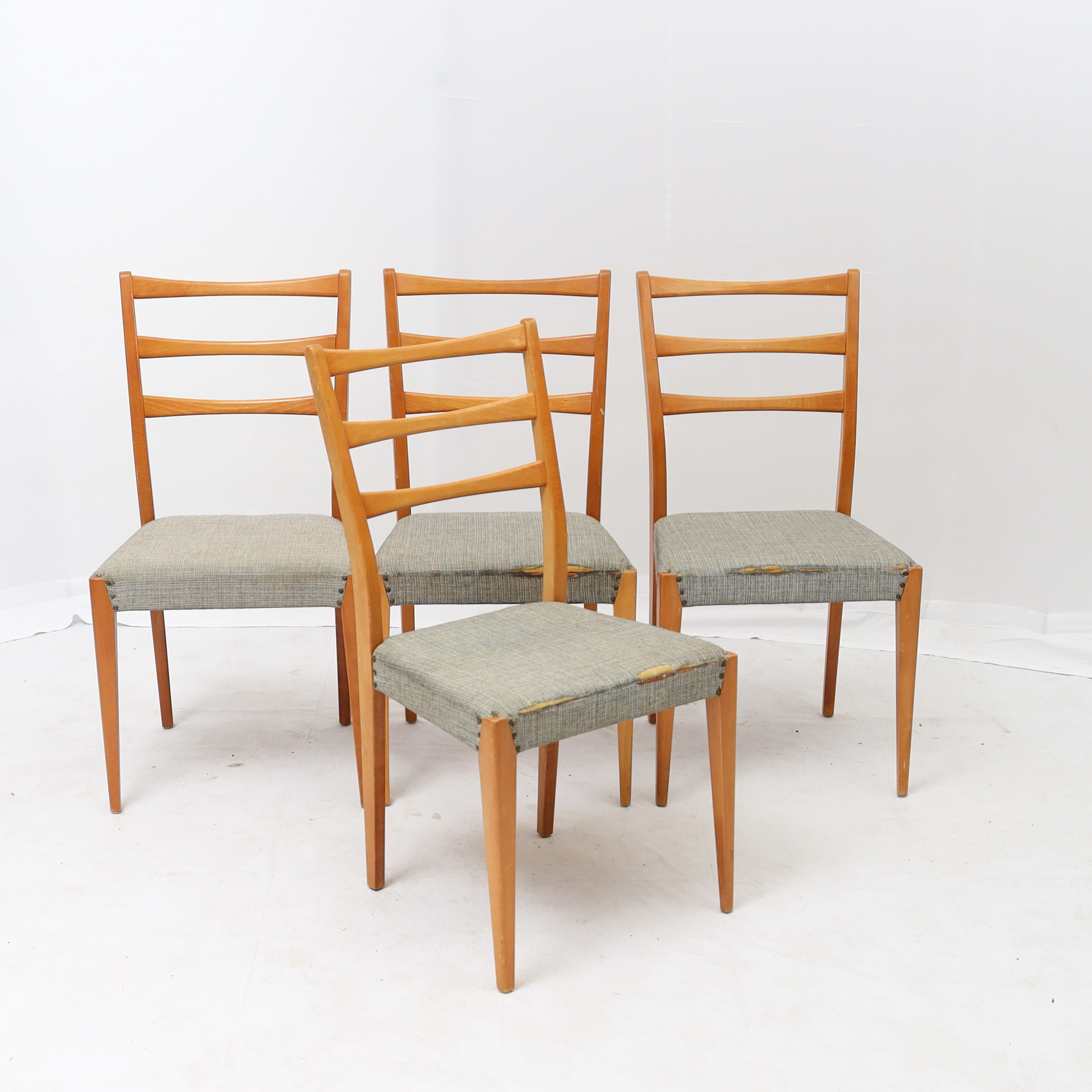 STOLAR 4st, 1960-1970-tal, betsad bok, textil klädsel.