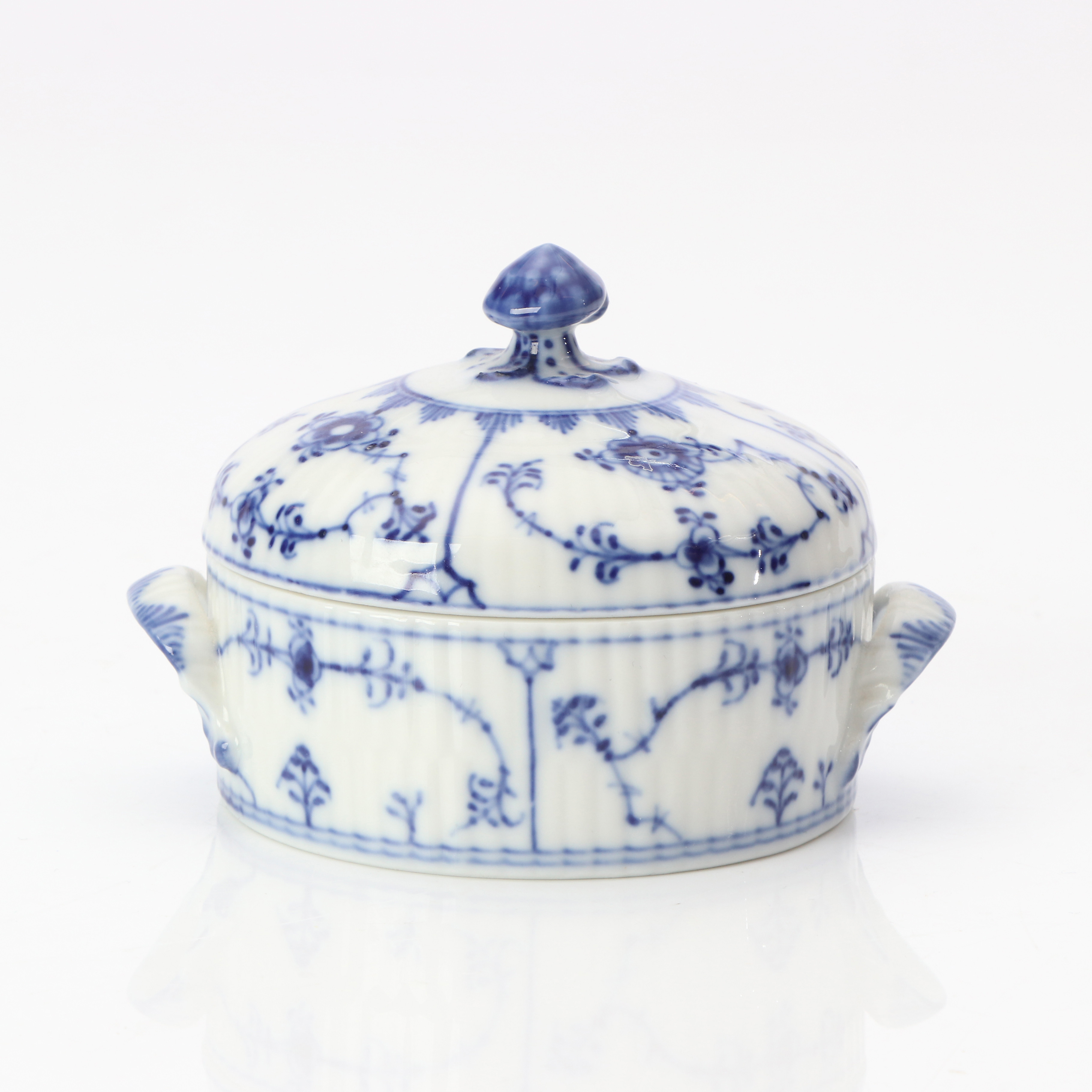 MUSSELMALET, SOCKERSKÅL. Porslin. Royal Copenhagen, nr 1/398.