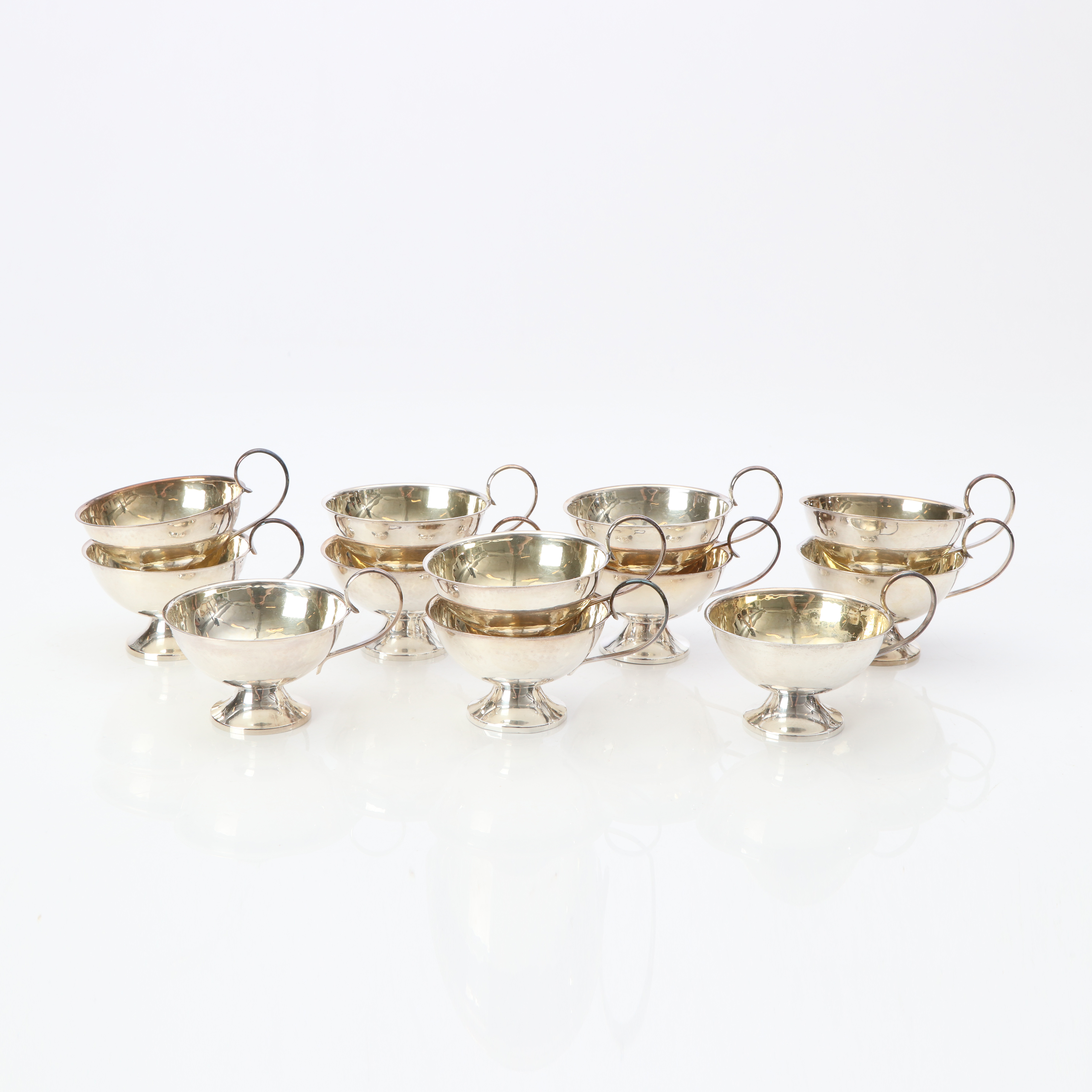 PUNSCHMUGGAR, 12 ST. Silver. 1900-tal. Vikt ca 380 gram.