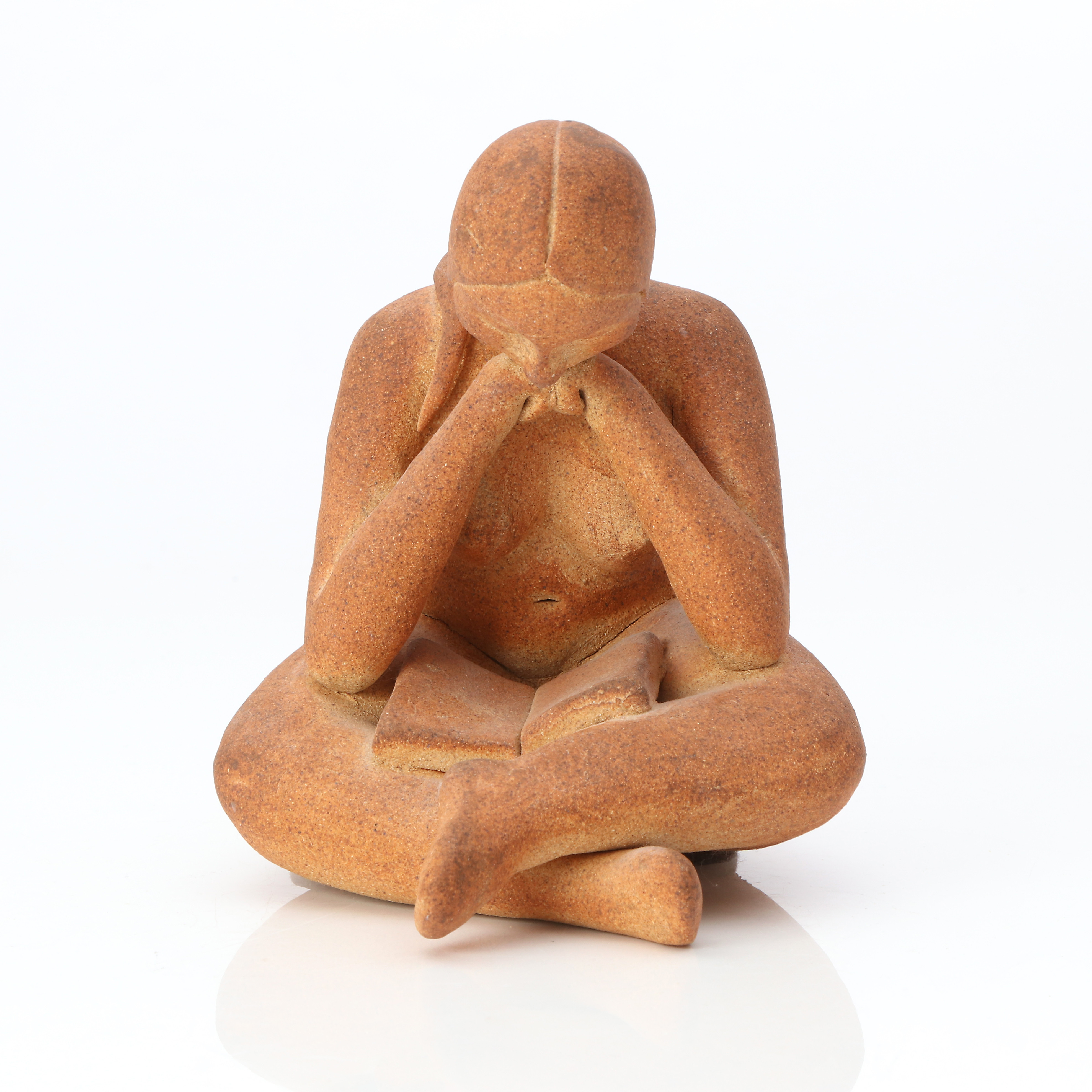 BODIL HANSEN. FIGURIN. Keramik. Läsande kvinna. Danmark. Signerad.