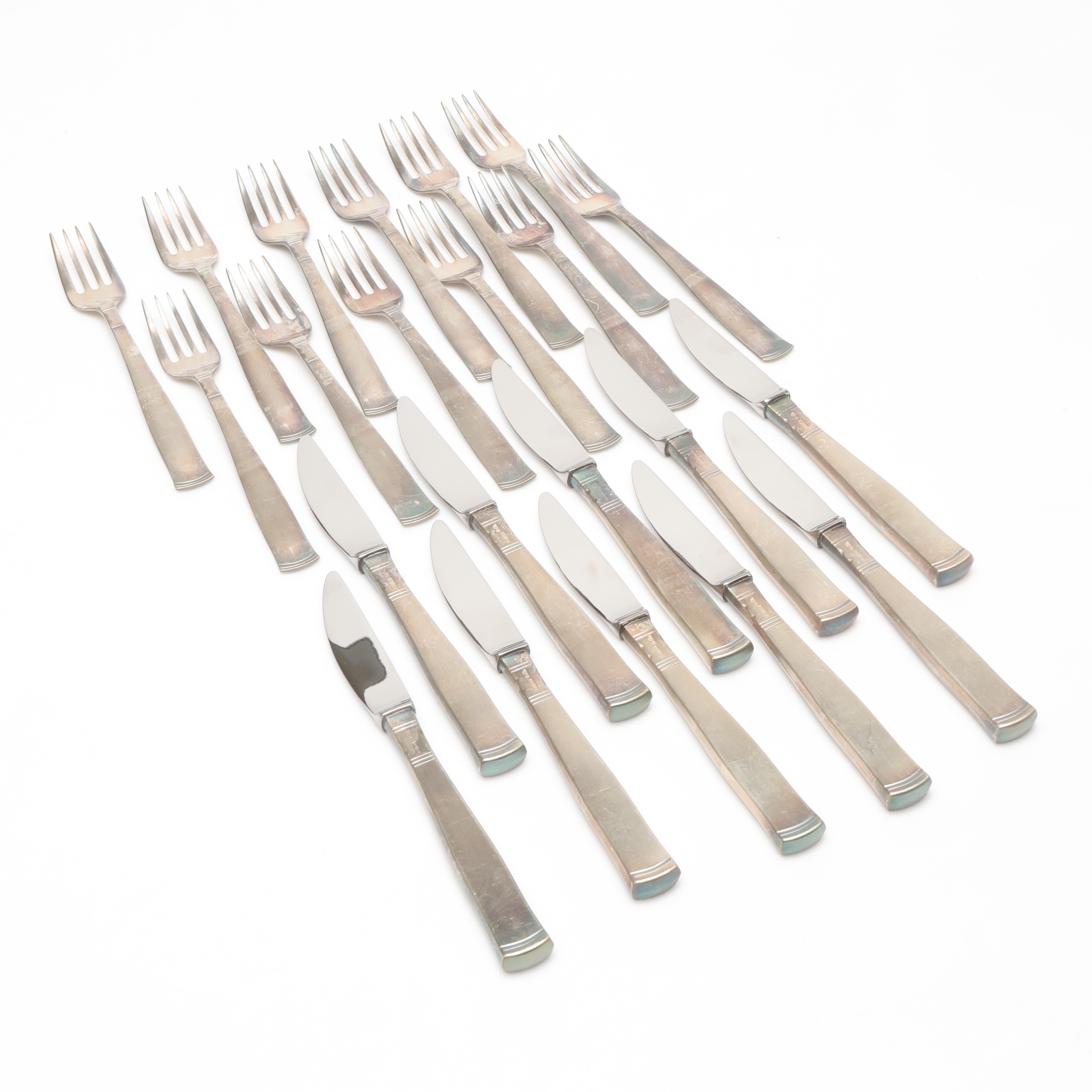 SILVERBESTICK, bla knivar och gafflar, vikt cirka 745,4 gram.