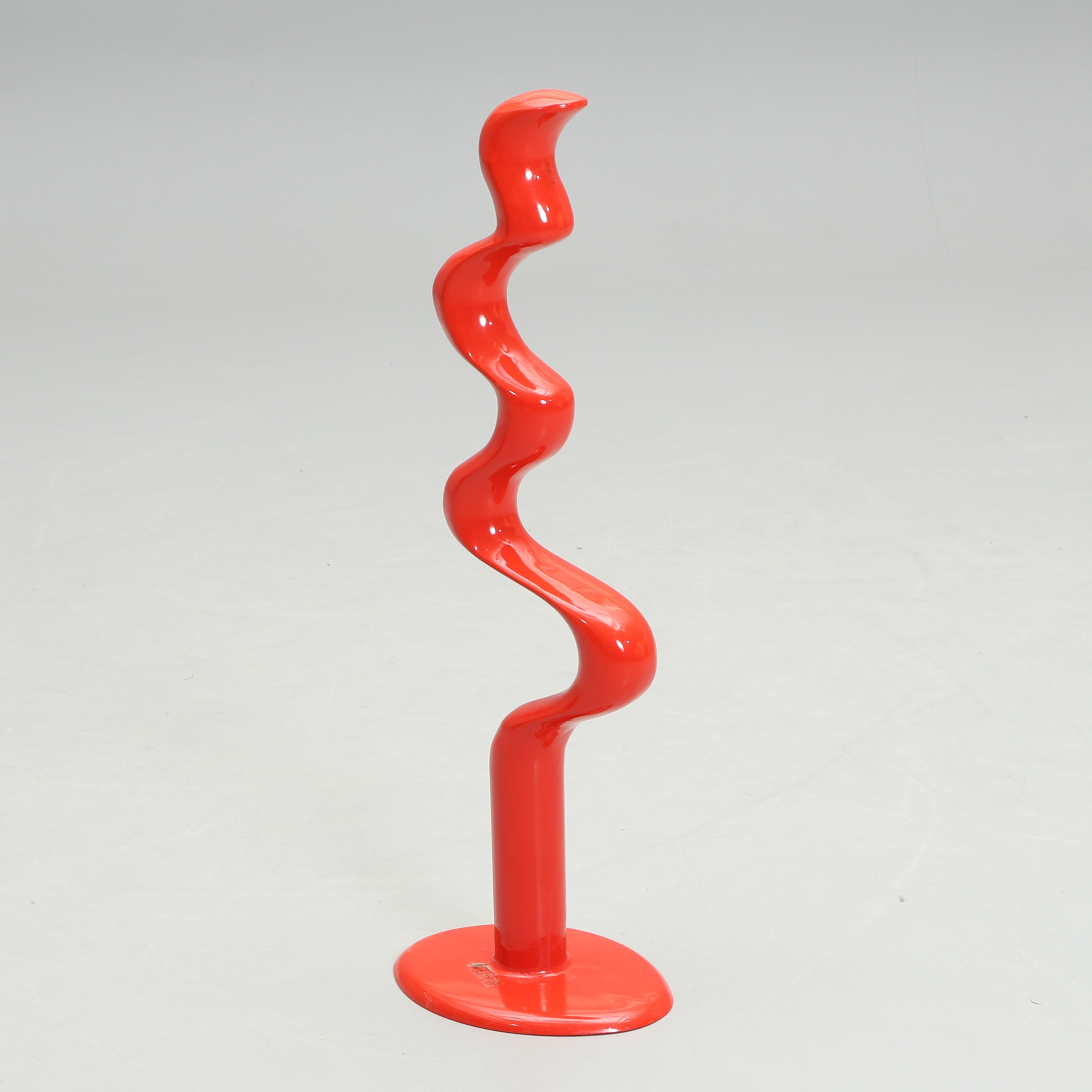 TONY ALMÉN & PETER GEST. "Döman", skulptur, IKEA, 1990, rödlackerad lättmetall.